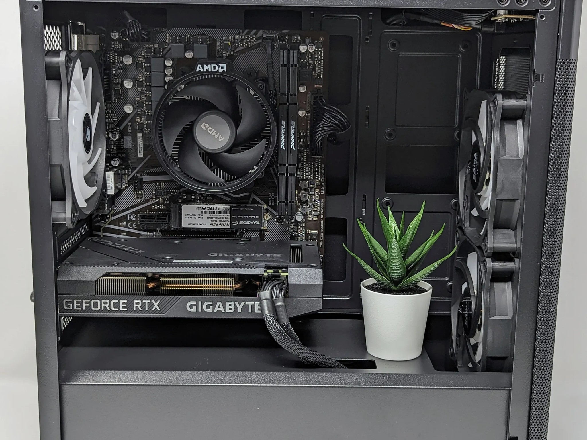 Sleek RTX Whisperer | RTX 3060 | Ryzen 5 5500 | 16gb RAM | TEAMGROUP MP34 1 TB M.2 NVMe SSD