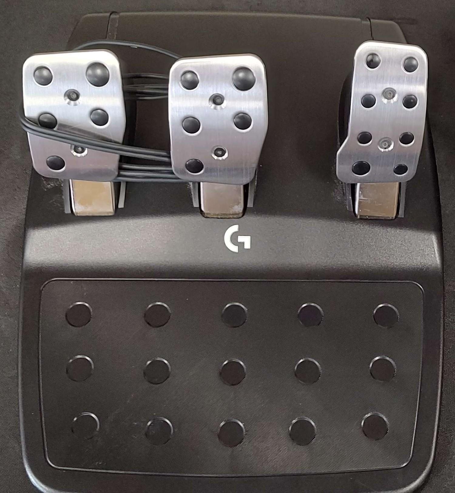 G923 Racing wheel and pedals