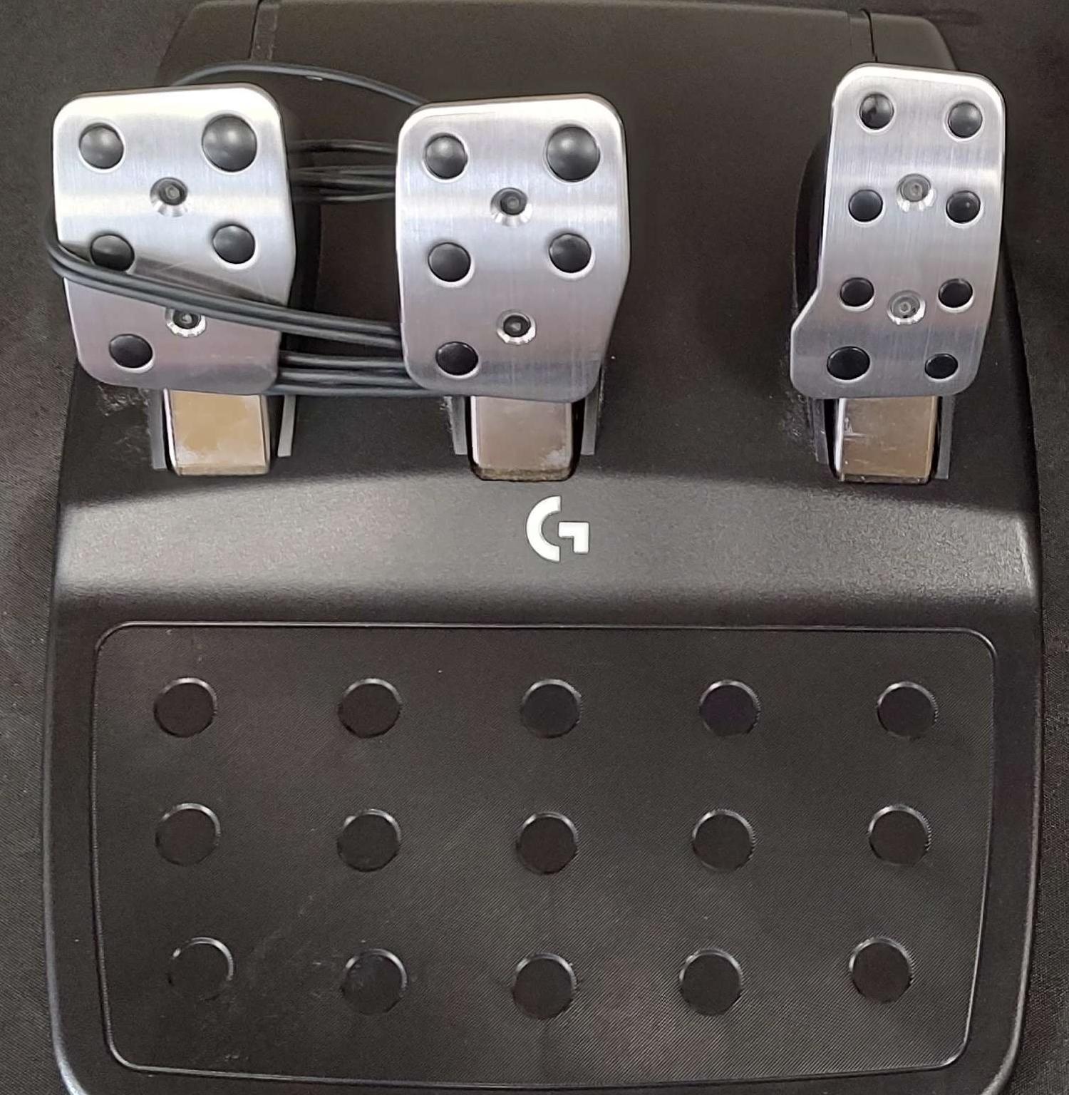 G923 Racing wheel and pedals