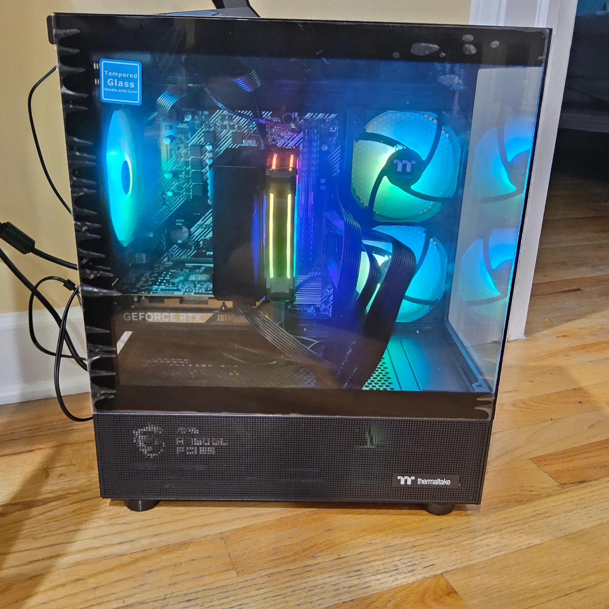 RTX 5060 / ryzen 7 5800xt / 32GB DDR4 / 1TB SSD / Windows 11 pro /  Wifi 7