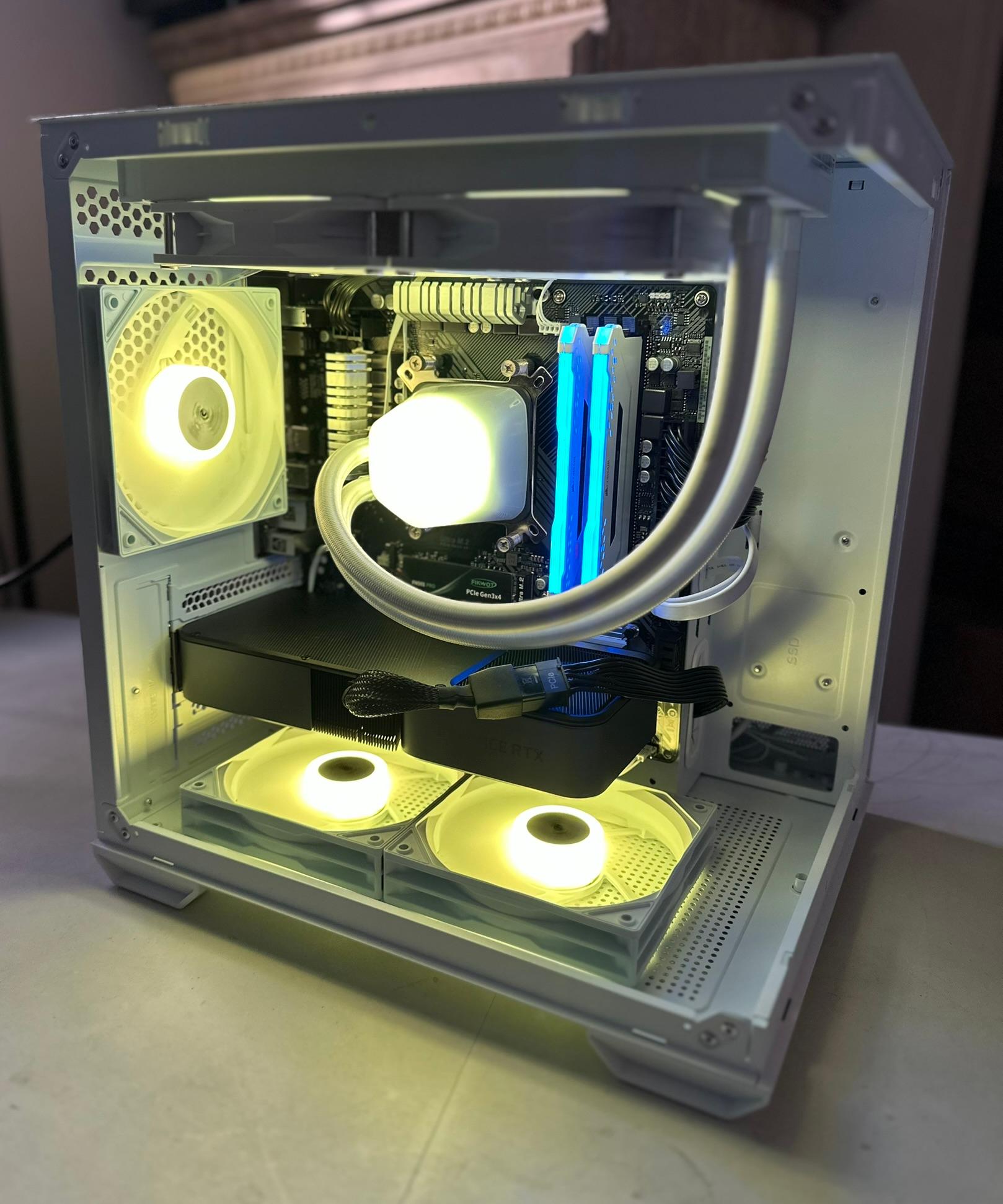 Ryzen 7 3700X / RTX 3070 / 512GB NVME / 32GB RAM