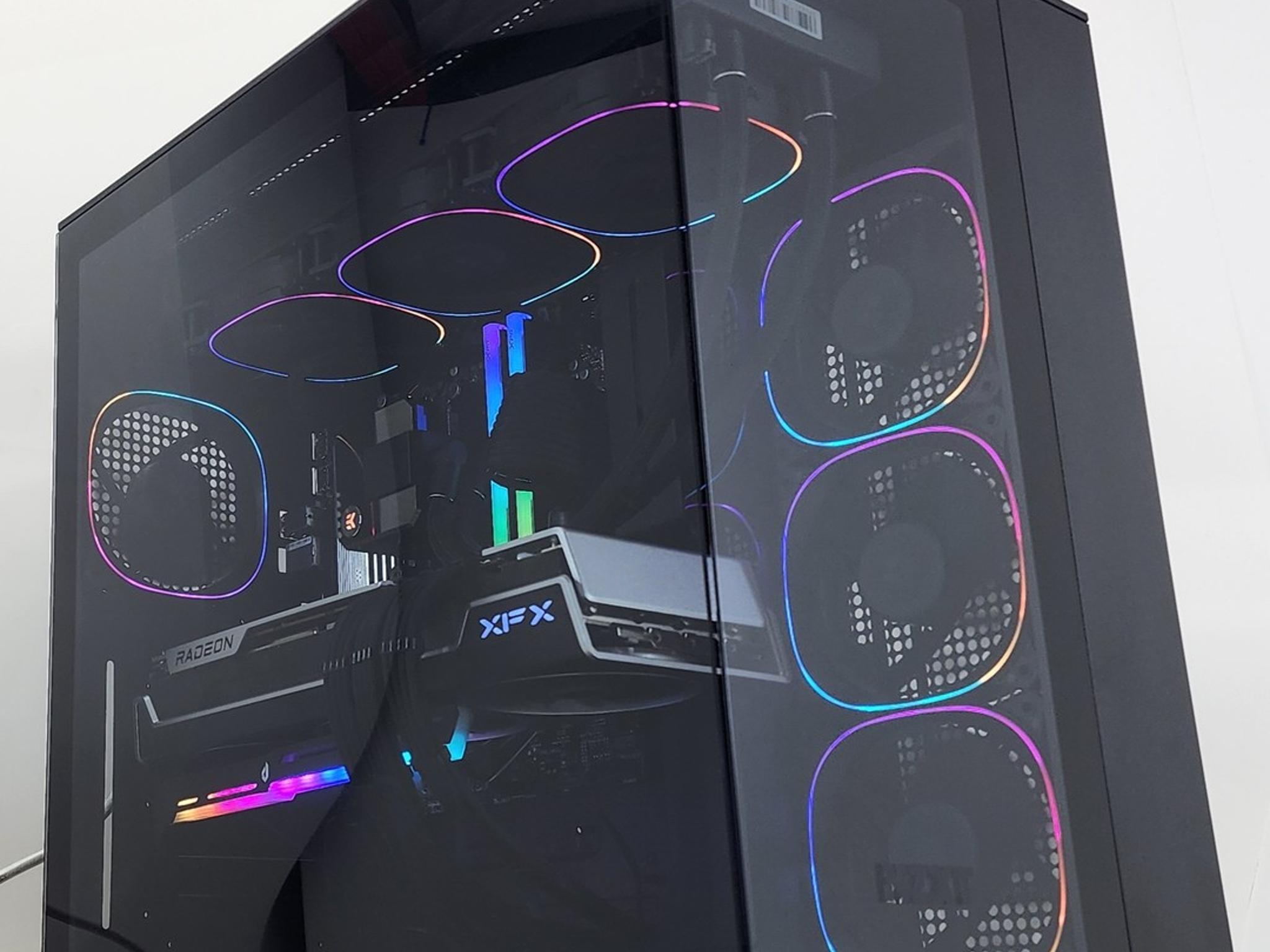 Gaming PC Ryzen 7 9700X 32GB RAM 2TB SSD RX 7900 XTX 24GB Windows 11 Computer