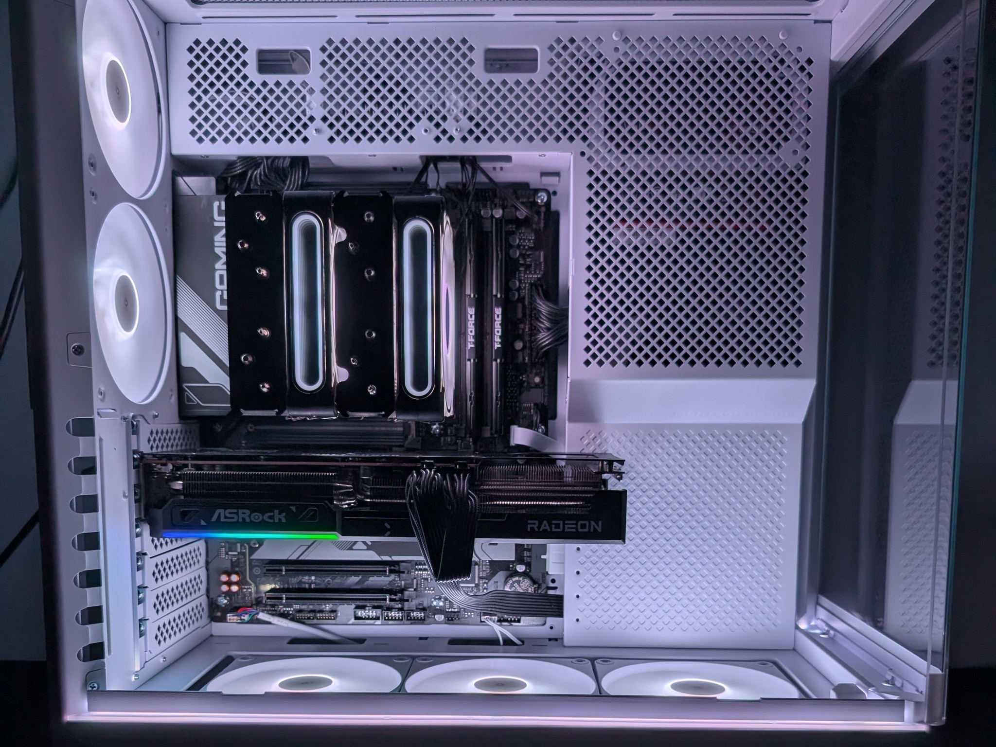 Gaming PC RX 9070-Ryzen 5 9600x-32 GB DDR5 6000-1 TB NVME mostly new