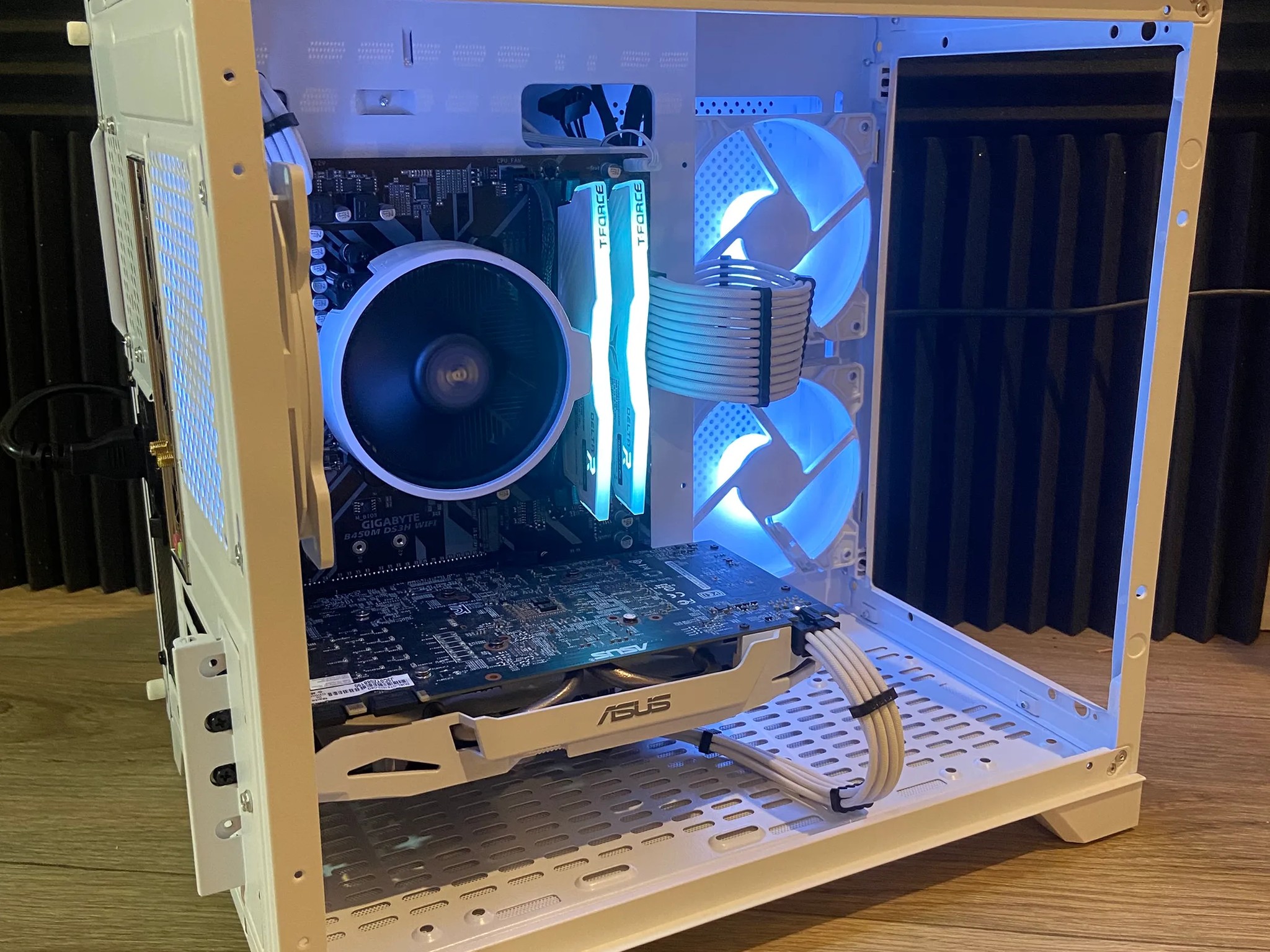 BLACK FRIDAY SALE!! [VR READY] Ryzen 5 // GTX 1070 // 16GB RGB RAM // 512 GB SSD // 650W PSU