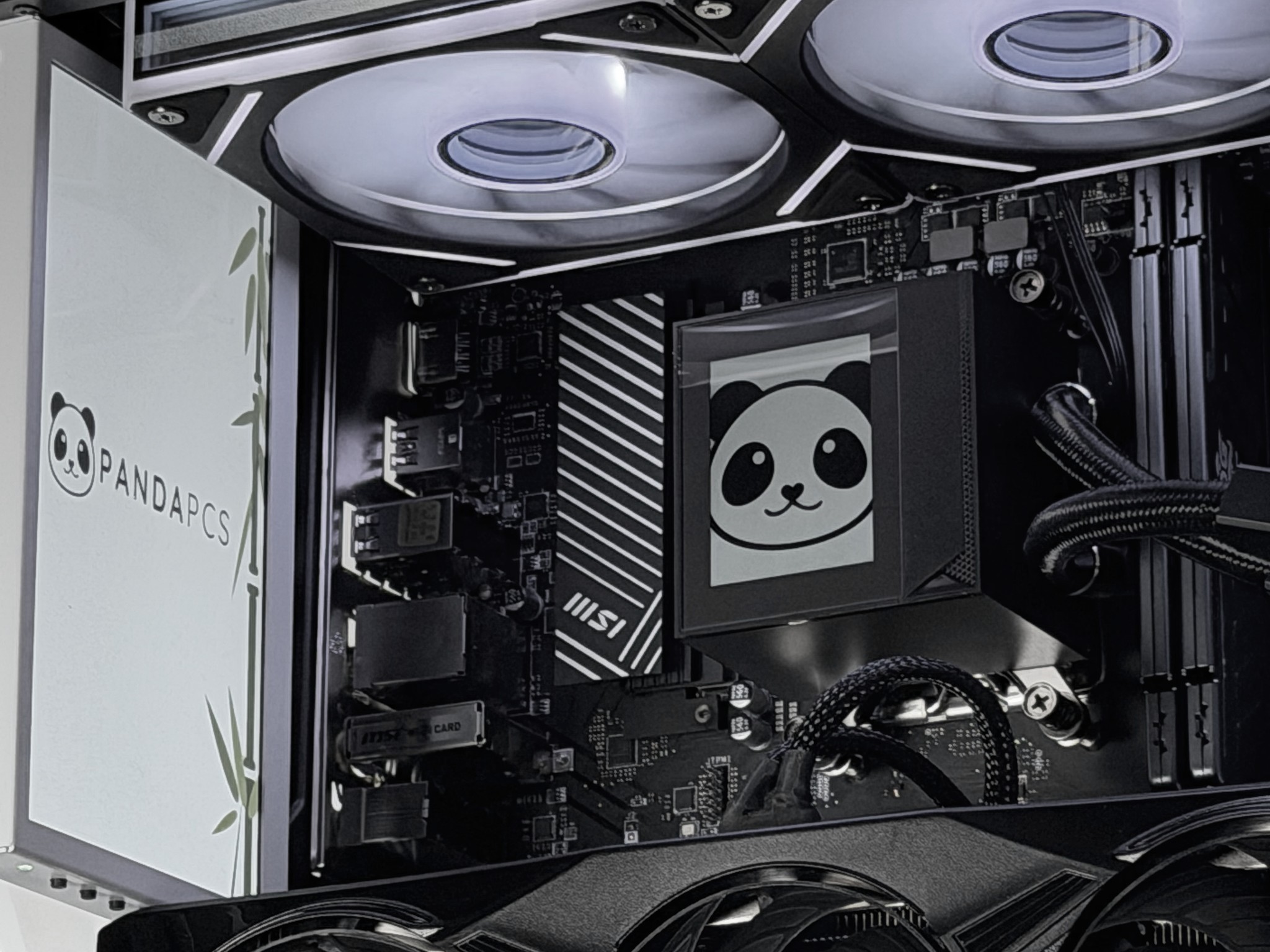 🔥🔥DUAL SCREEN|RTX 5070 Ryzen 5 7600X, 32GB 6400MHZ DDR5 RAM, 2TB NVMe SSD🔥🔥