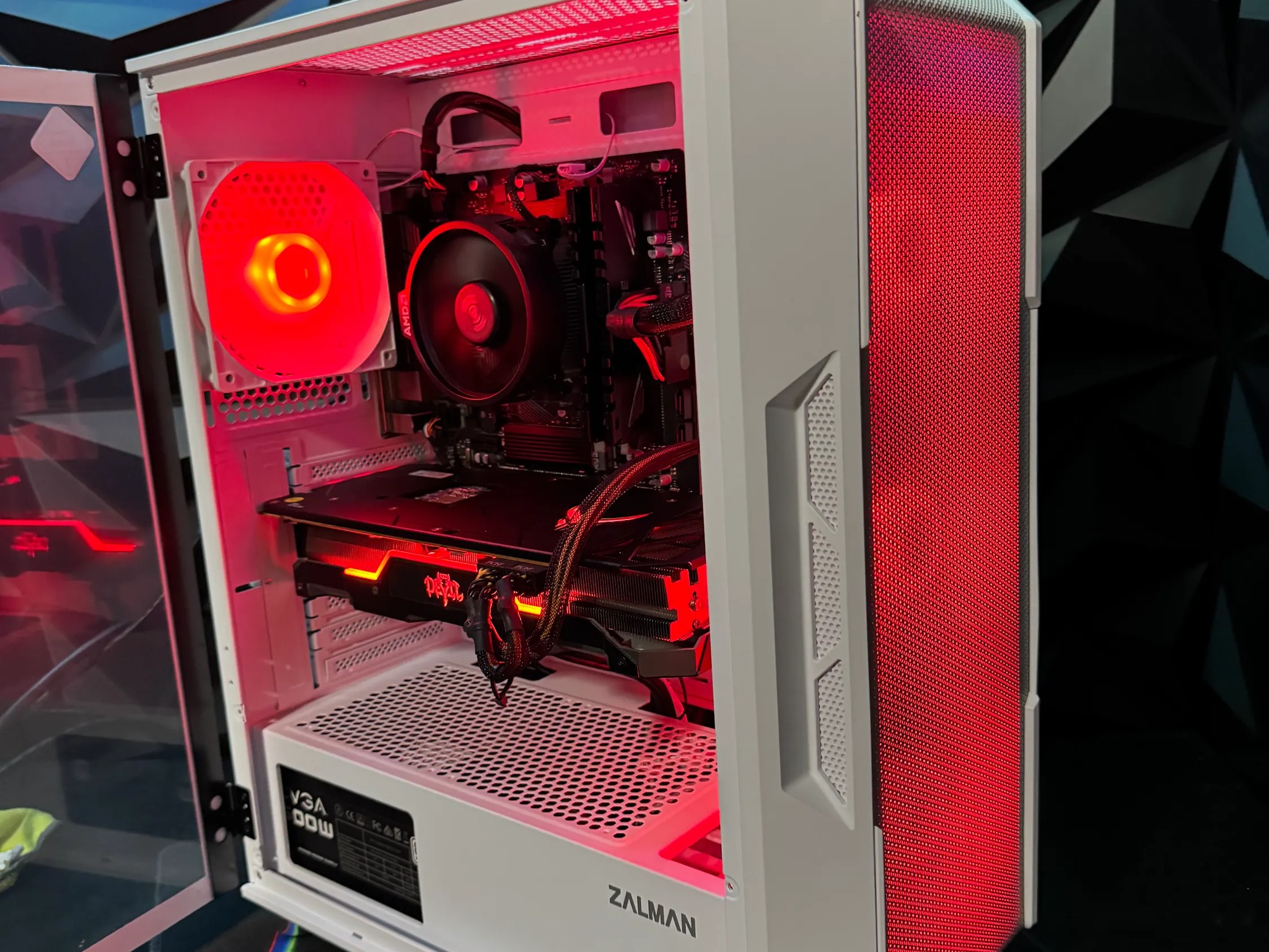 🔥🖥 Mid Daddy White🔥🖥 Ryzen 5 5500|| RX 5700XT| 16 GB DDR4| 1 TB NVMe