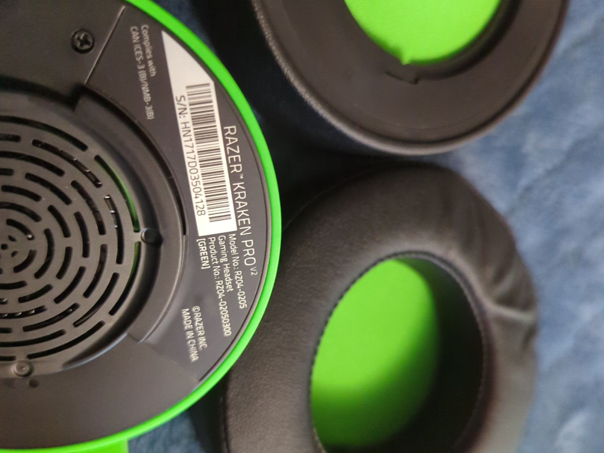 Razer Kraken Pro V2 Headset (Green)
