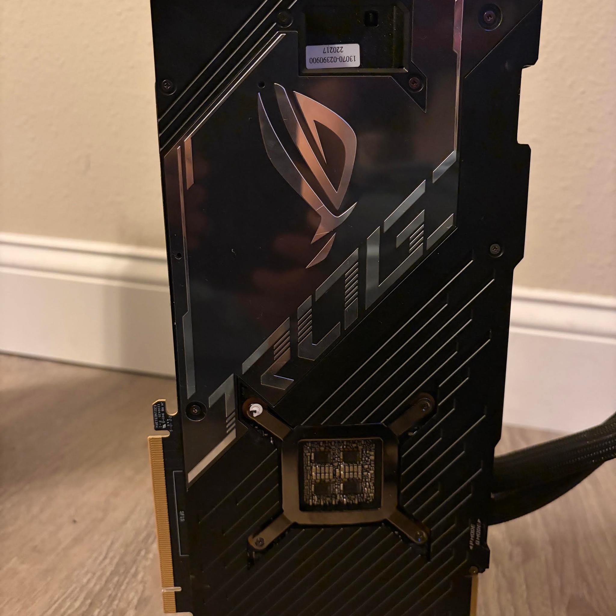 ASUS ROG STRIX LC GAMING OC GeForce RTX 3090 Ti