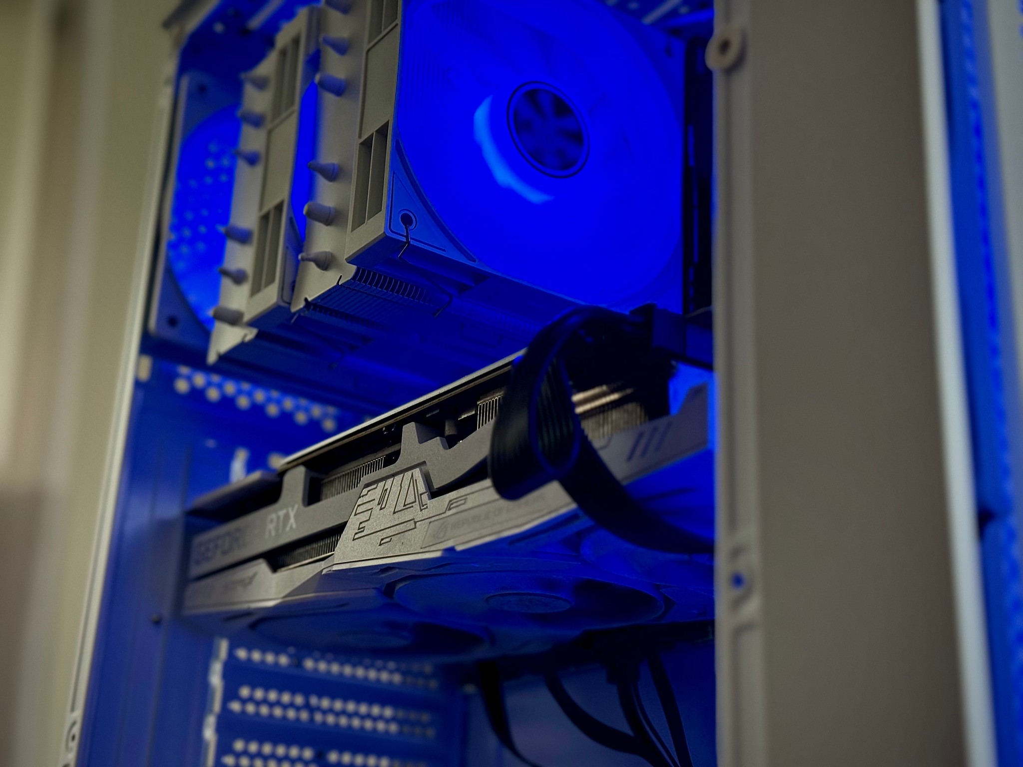 White RTX 2080 SUPER Gaming PC | Ryzen 5 3600 | RGB | Win 11 Pro