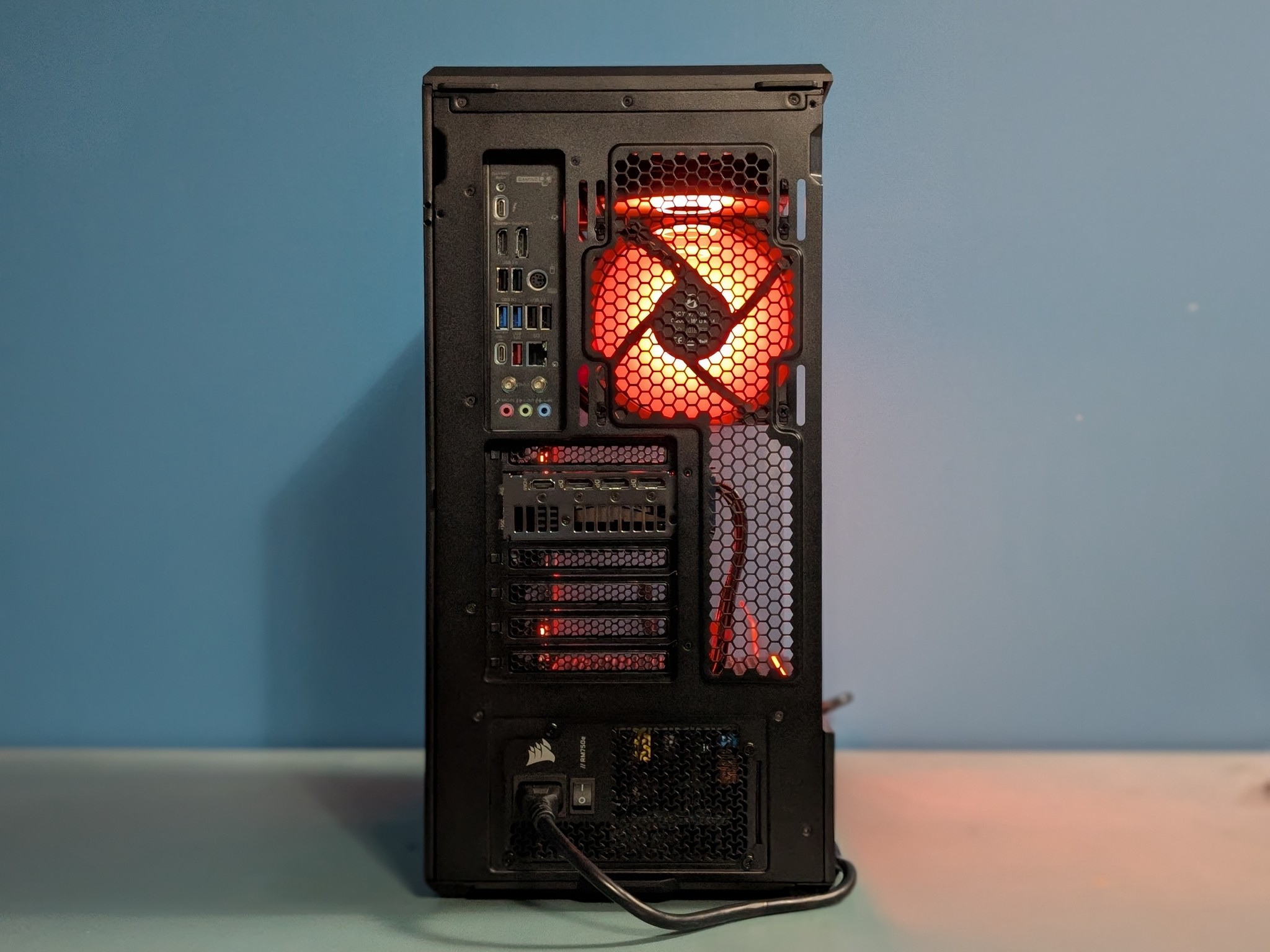RTX 5070 + Intel Core Ultra 7 265K | 32GB DDR5 | LCD AIO | High-End Gaming PC