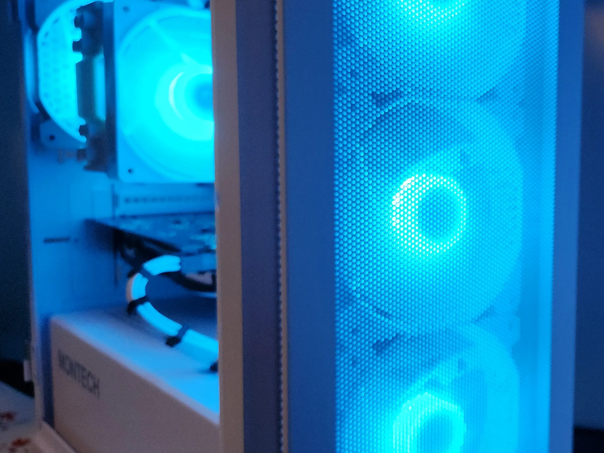 PRICE DROP!! Frosty Gaming Rig Ryzen 5/ 16GB / 1TB / RX 6600 8GB