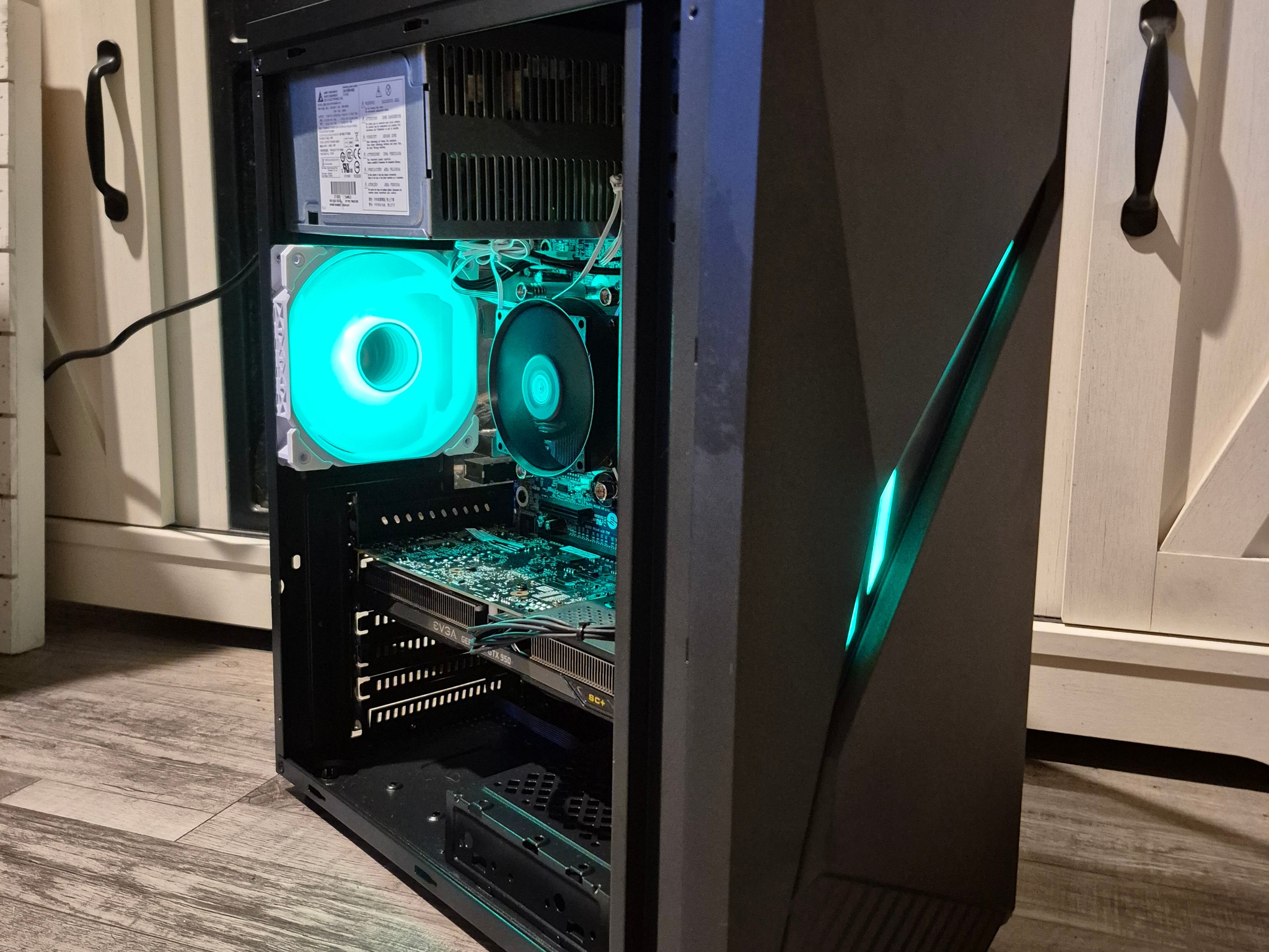 90 FPS Fortnite | i5-4570, 16GB RAM, 500GB SSD, GTX 950 2GB