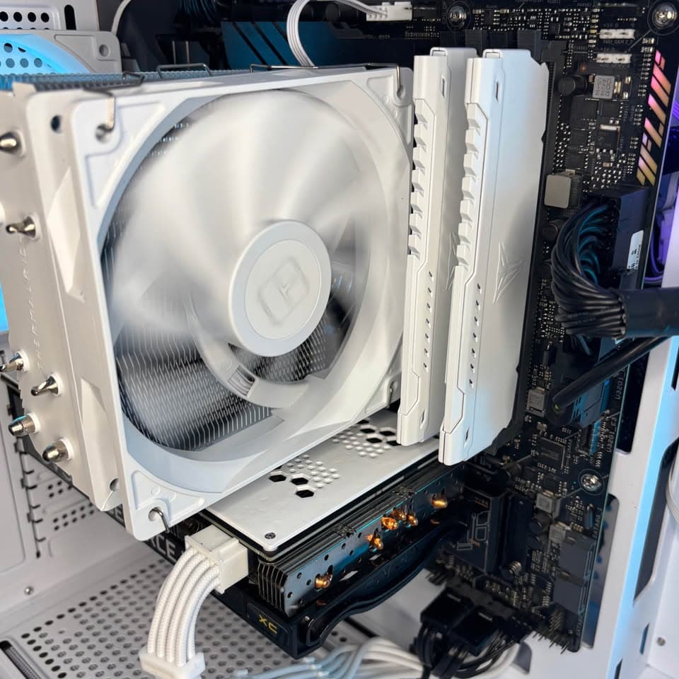 White Gaming PC (RTX 3060 Ti 8GB + Intel Core I5-12600K)