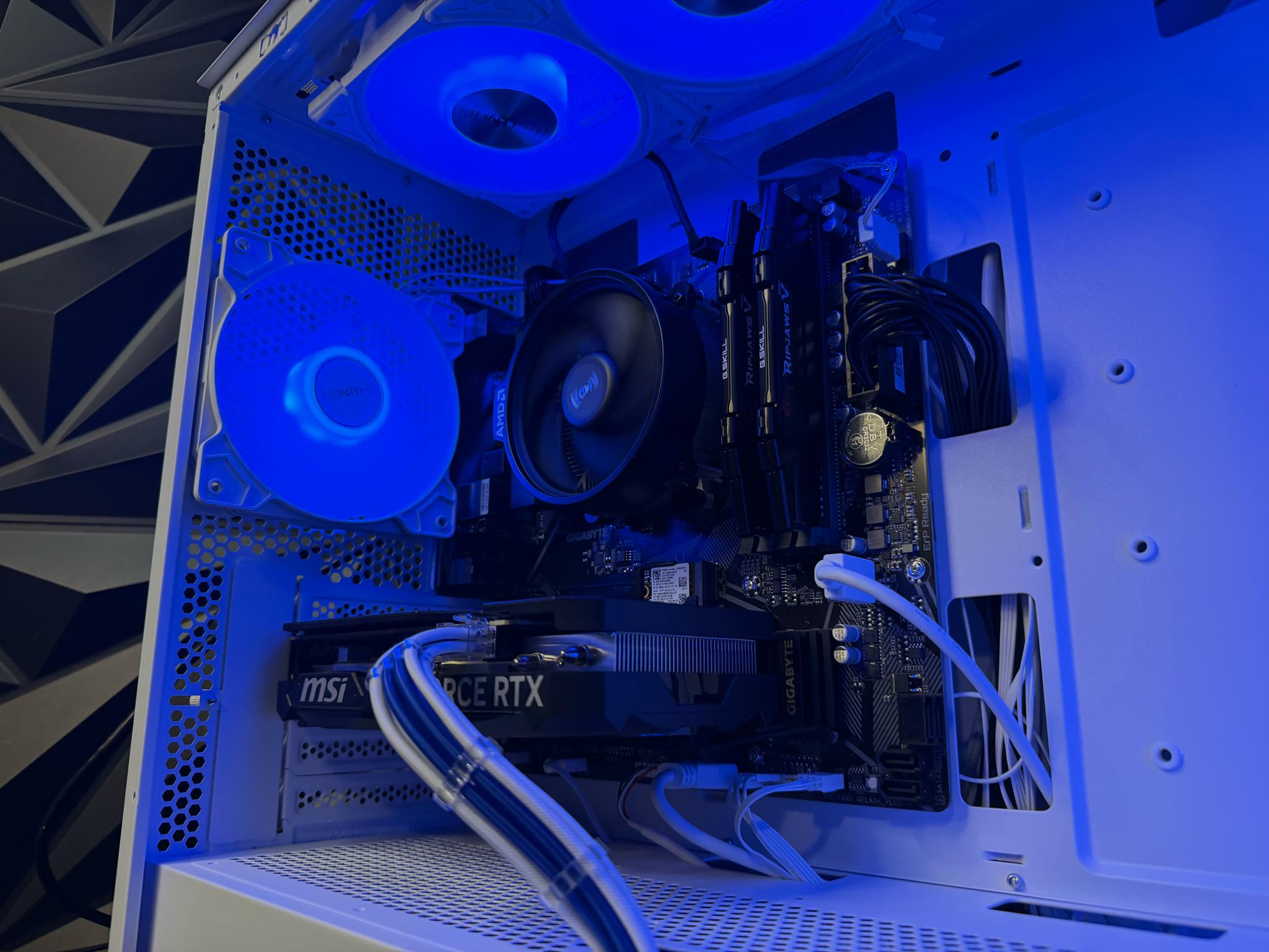 🌊❄️ AQUA ICE ❄️🌊 Ryzen 5 5500| RTX 4060Ti | 16 GB DDR4| 1.25 TB NVMe| 650W PSU