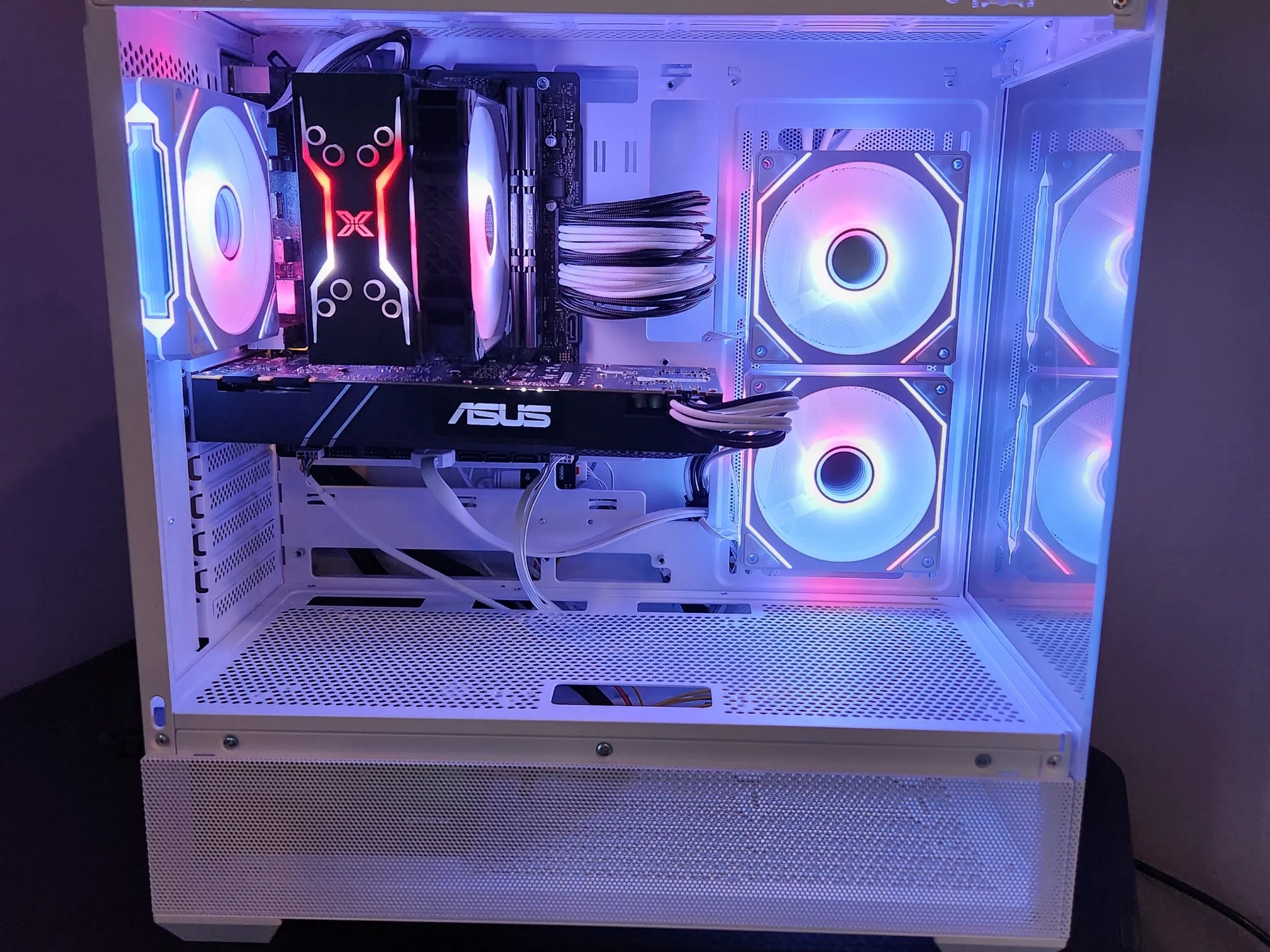 Custom Gaming PC | i5 9400F + GTX 1070 | 16GB DDR4, 512GB NVMe SSD, Windows 10 Preinstalled