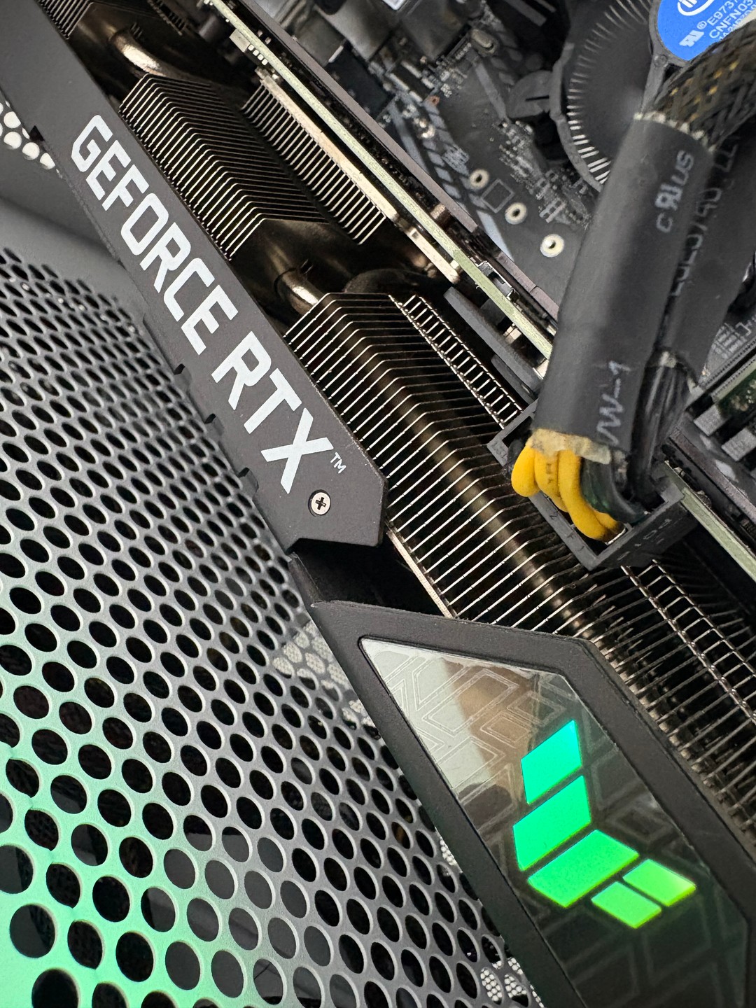 Clean Gaming PC// - Intel Core i5 10400F, RTX 3060 12GB, 16GB DDR4