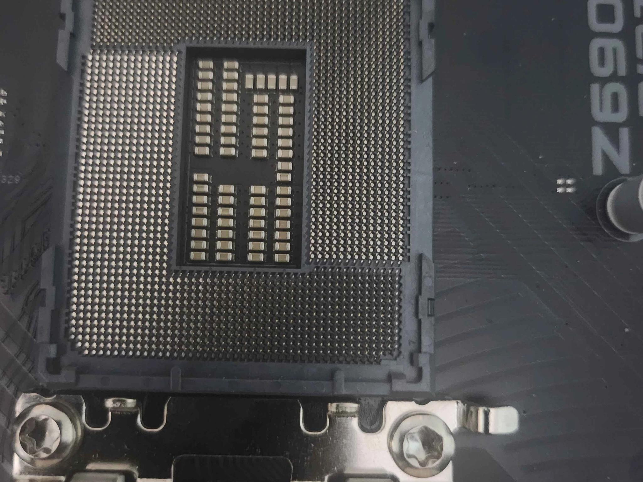 Z690 ASRock PG Riptide D4 with CPU Cooler and Ram