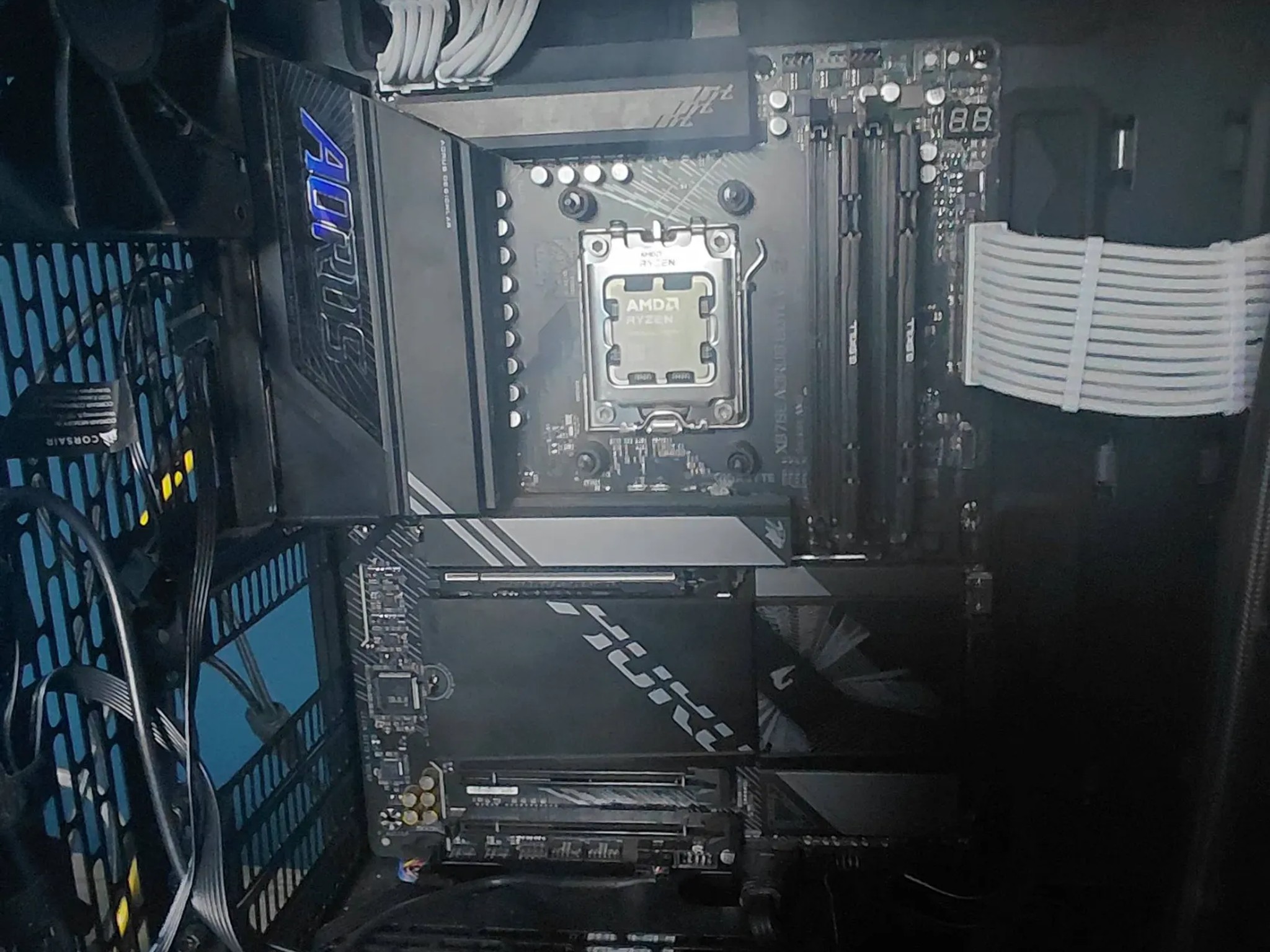 GIGABYTE X870E AORUS Elite WIFI7 AMD AM5 LGA 1718 Motherboard, ATX, DDR5, 4X M.2, PCIe 5.0, USB4