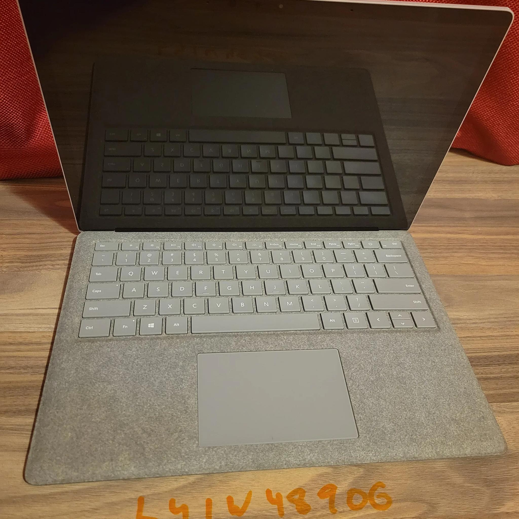 Microsoft Surface Laptop 2 - intel i7 - 512gb - 16gb ram - 13.5" touch screen