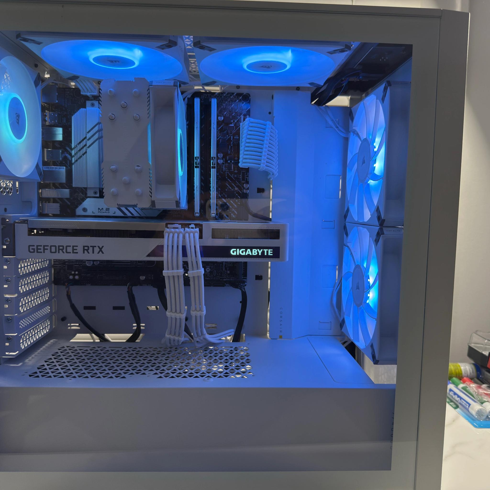 ❄️WHITE GAMING PC❄️| i5 13600KF | RTX 3060ti | 32gb Ram