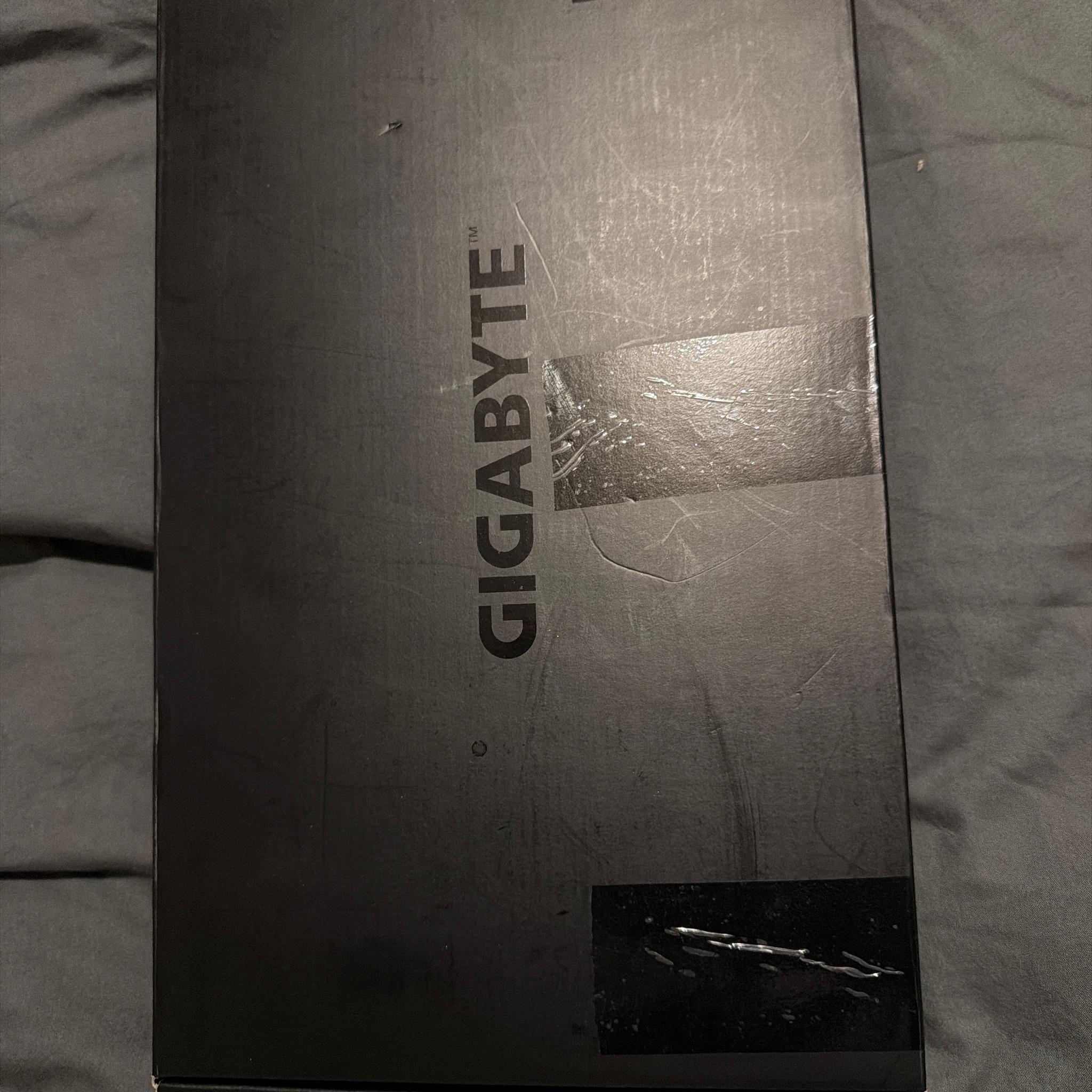 GIGABYTE GeForce RTX 5080 WINDFORCE OC SFF 16G