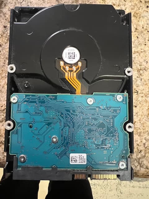 Hitachi 3TB 7200 RPM Internal Hard Drive 3.5" SATA 6.0 Gb/s