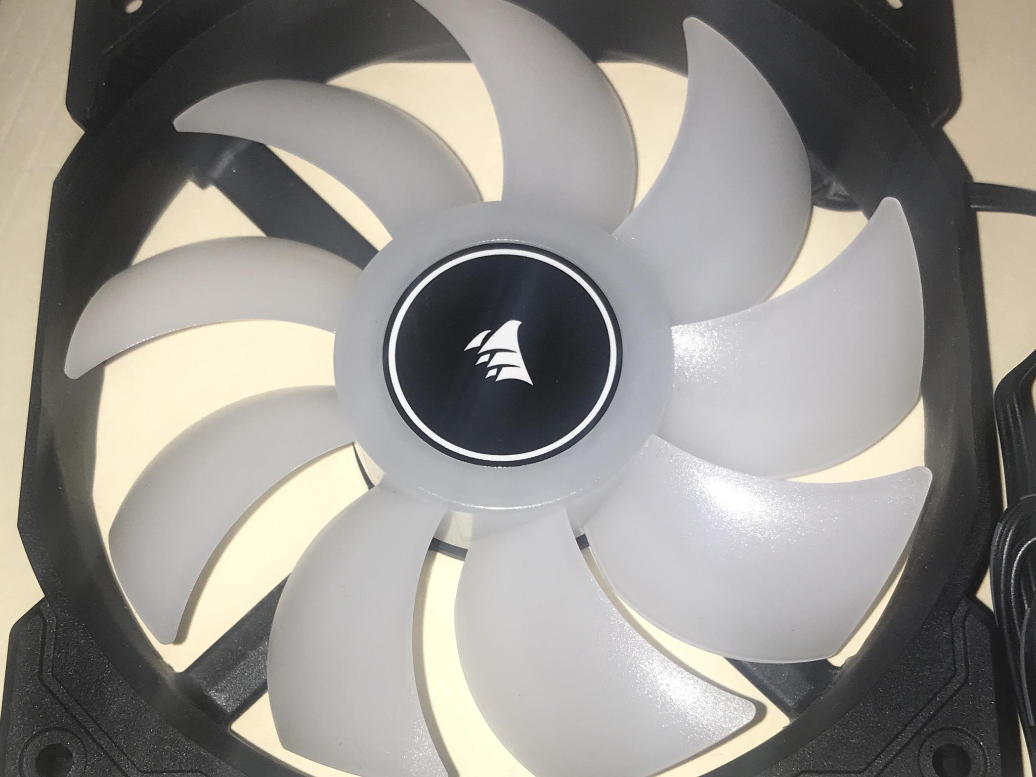 CORSAIR Air Series LED AF120 -3 pin header