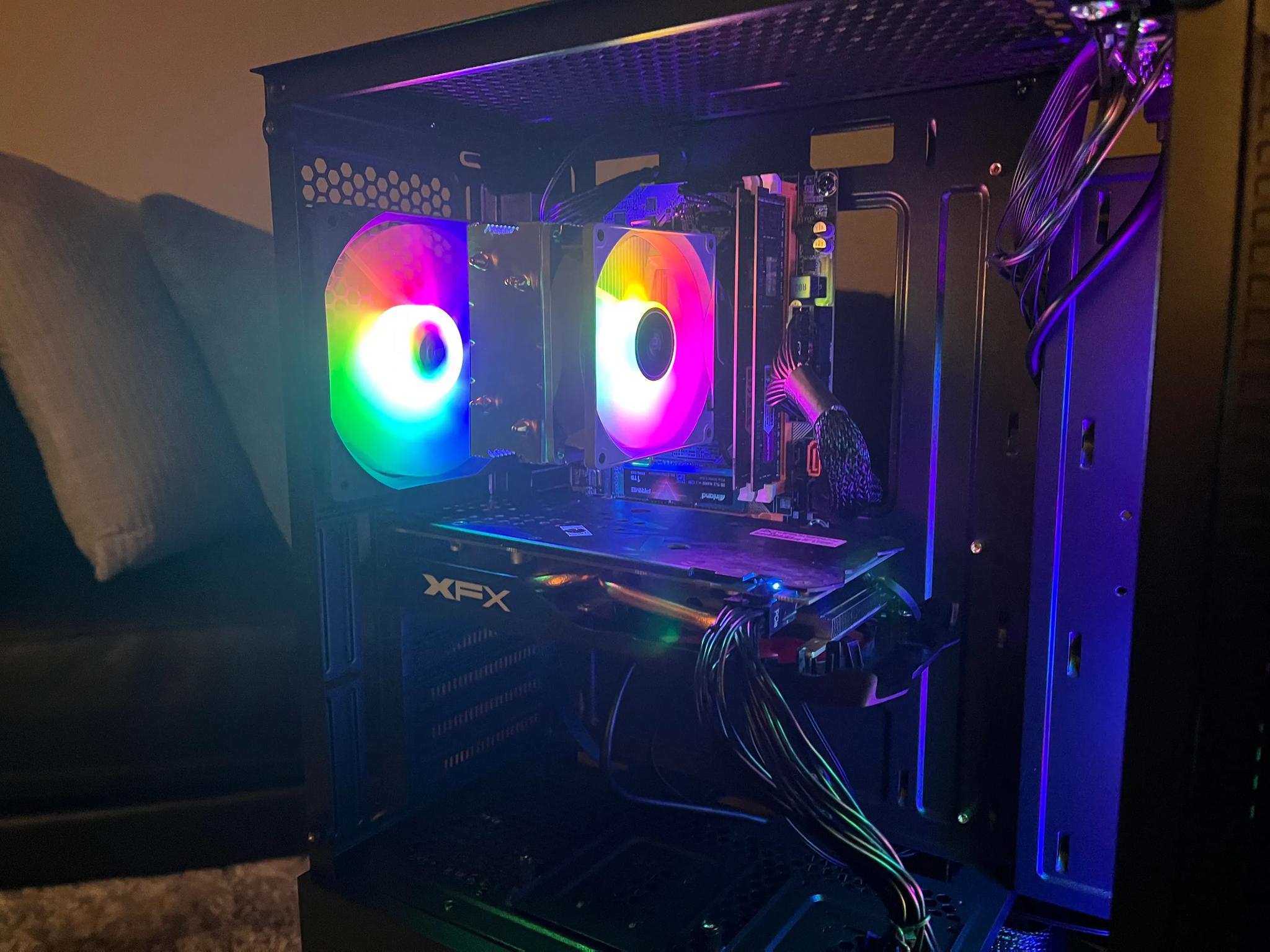RX 580 | Intel I5 | 1tb SSD | 16GB Ram | Windows 10 Activated