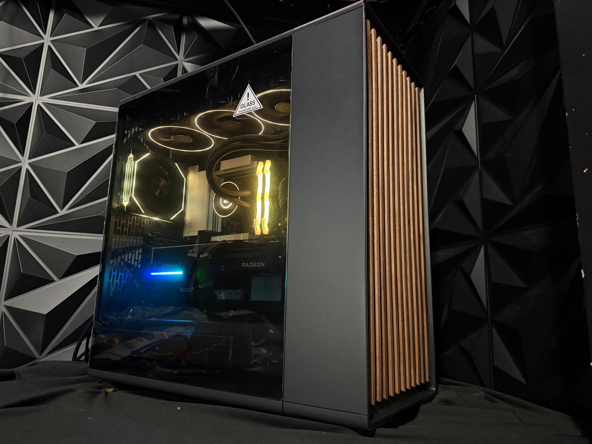 🪵⚙️ IRON WOOD ⚙️🪵 Ryzen 9 9900X| RX 9070XT| 32 GB DDR5 8000Mhz|4.5 TB NVMe| 850W Gold PSU