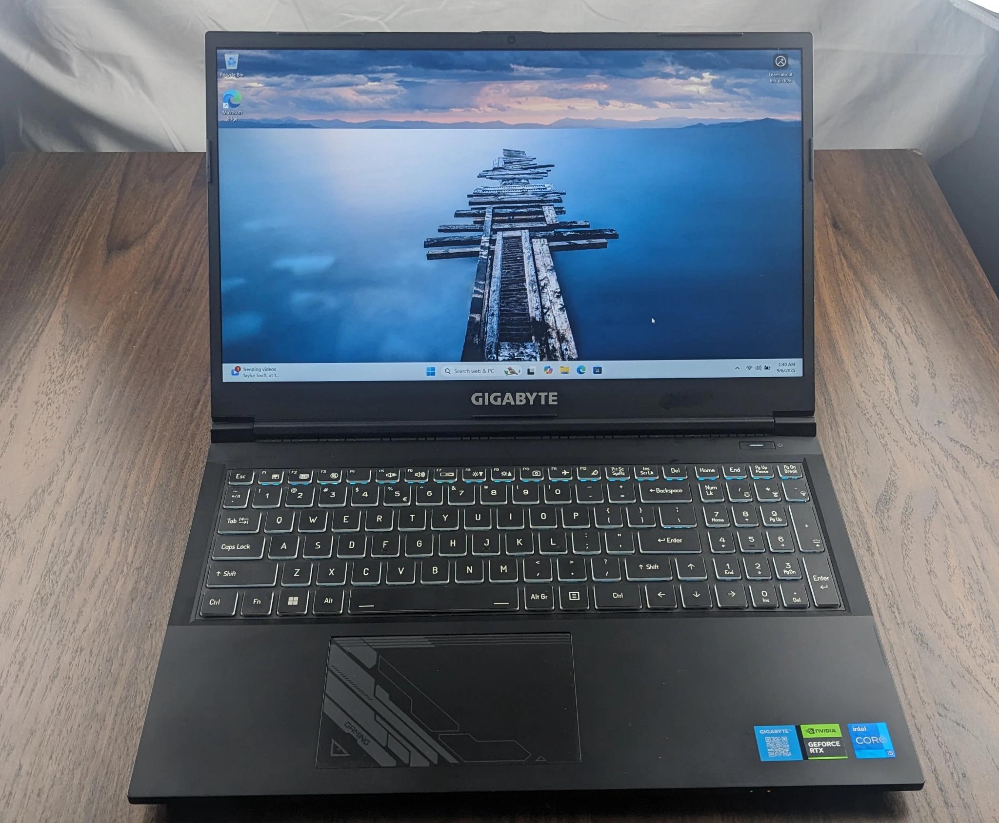 15.6" Gigabite G5 KF5" RTX 4060m, 12500H, 32GB ddr4 3200, 512GB Gen 4 NVMe. 144hz display