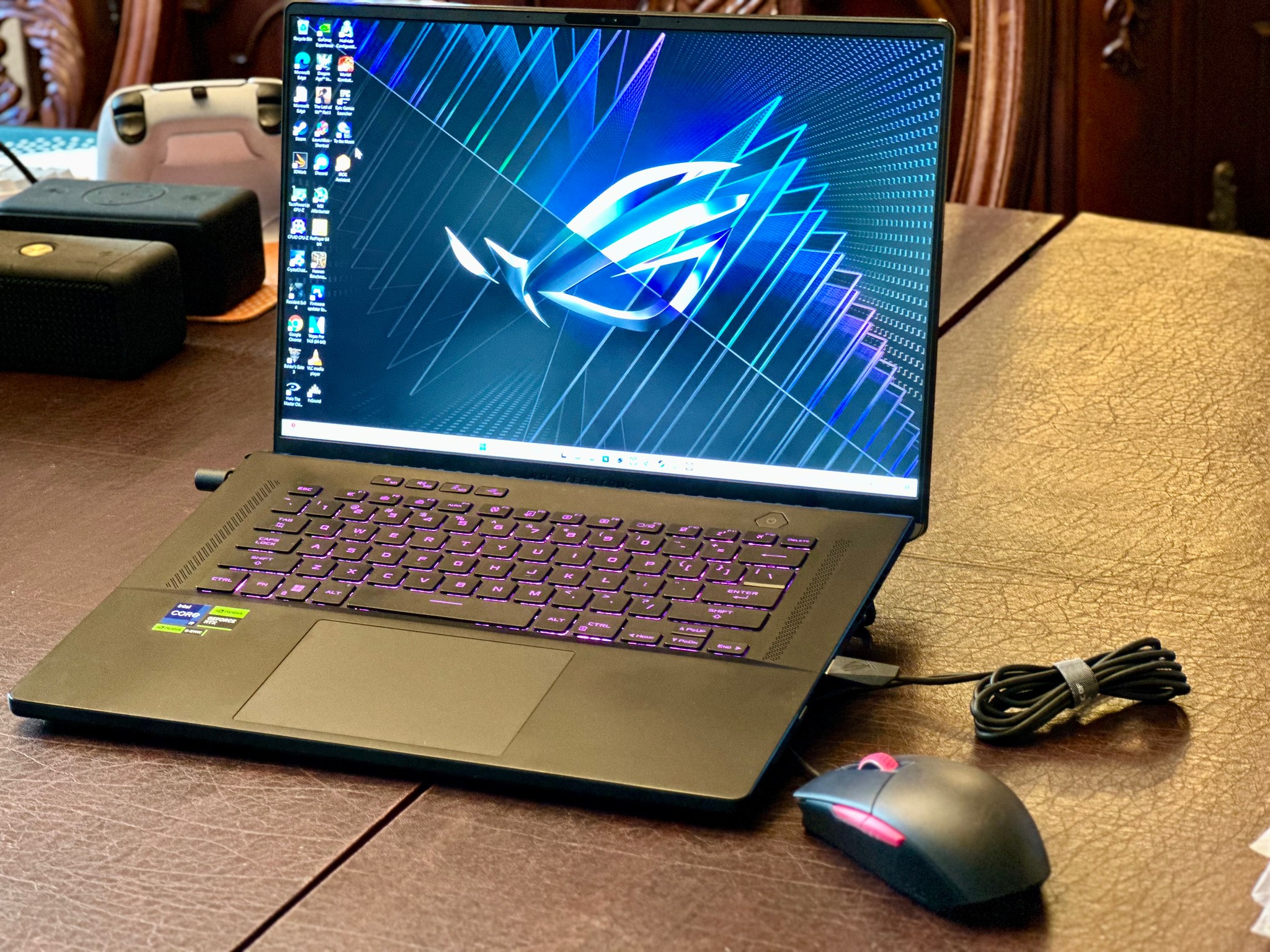 ASUS ROG Zephyrus M16 16” 240Hz 1600p RTX 4070 13900H 32GB Gaming Laptop w/ Mouse and Bag