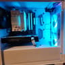 Frosty Mini Mesh PC Ryzen 5 / 16GB DDR4/ 1TB SSD / RX 580 8GB