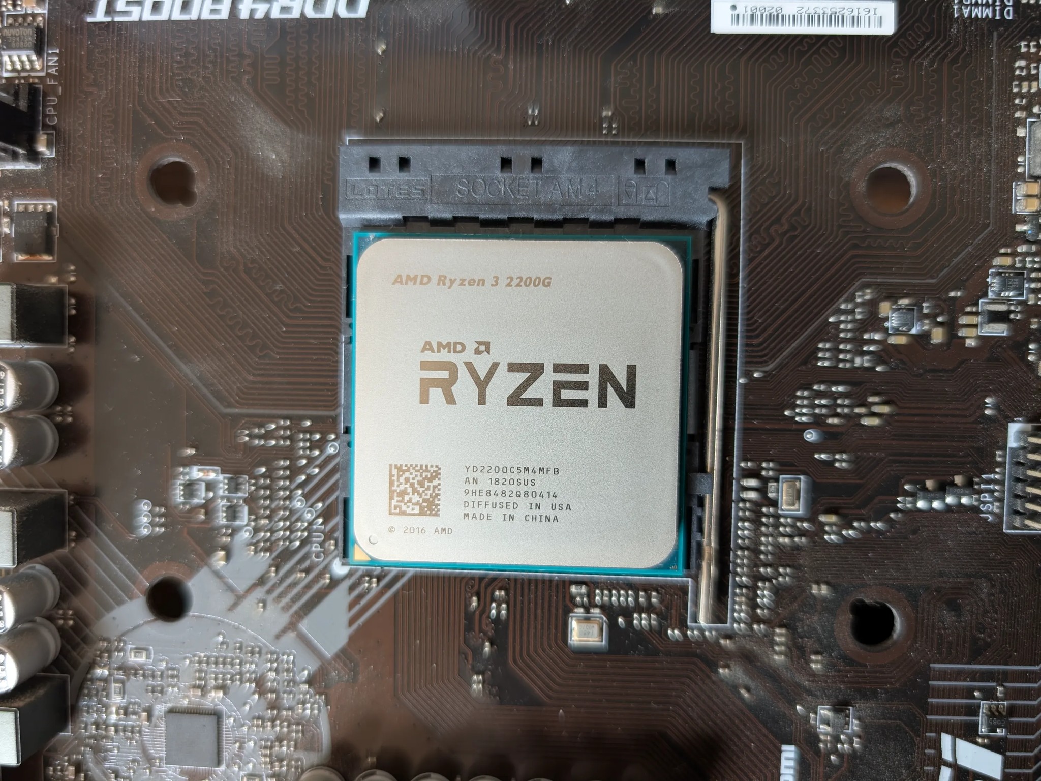 AMD Ryzen 3 Pro 2200G Quad-Core 3.5GHz Socket AM4 Processor (YD220BC5M4MFB)