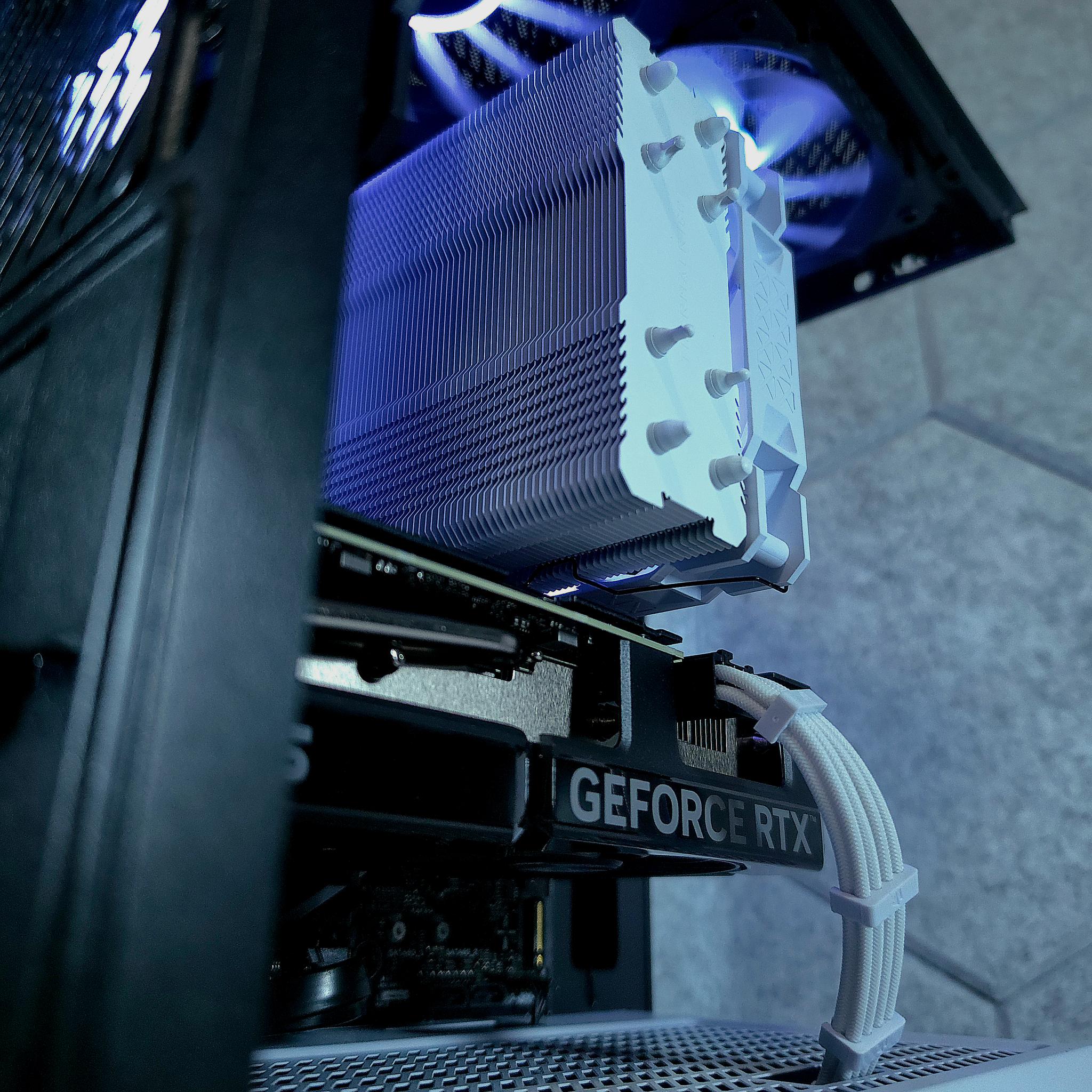 ASUS RTX 4070 🖤 Core i7 14700F