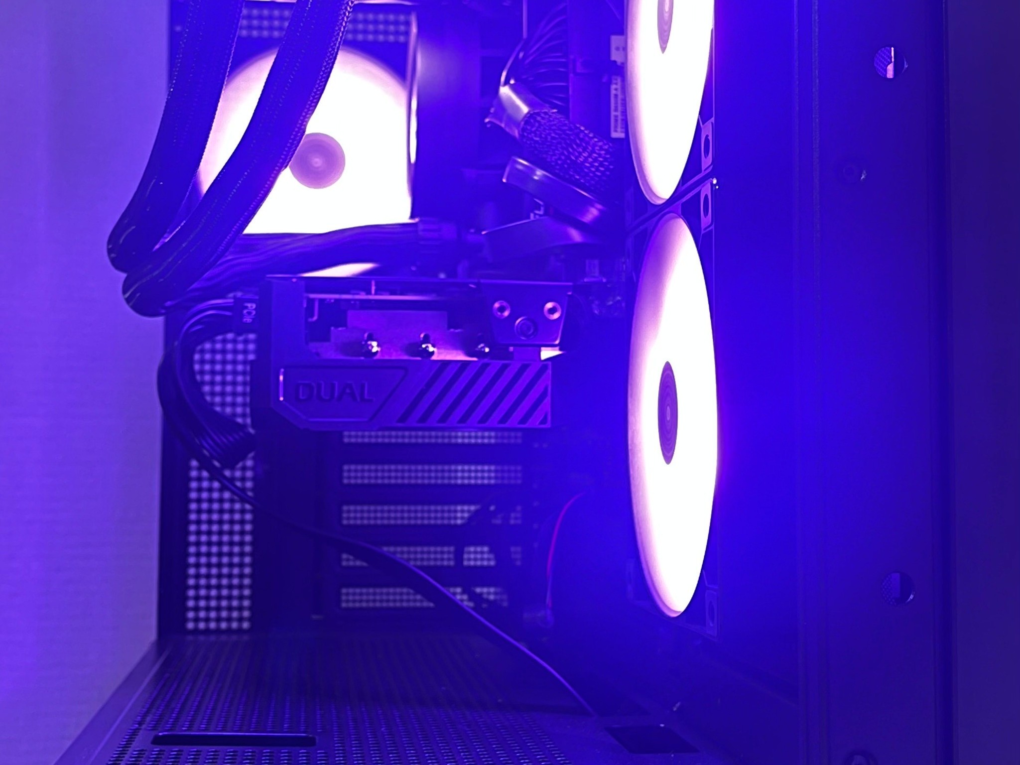 NEW RTX 3070 Gaming PC | Ryzen 5 7600x | 16GB DDR5 | 1TB SSD | Windows 11 | Water cooling