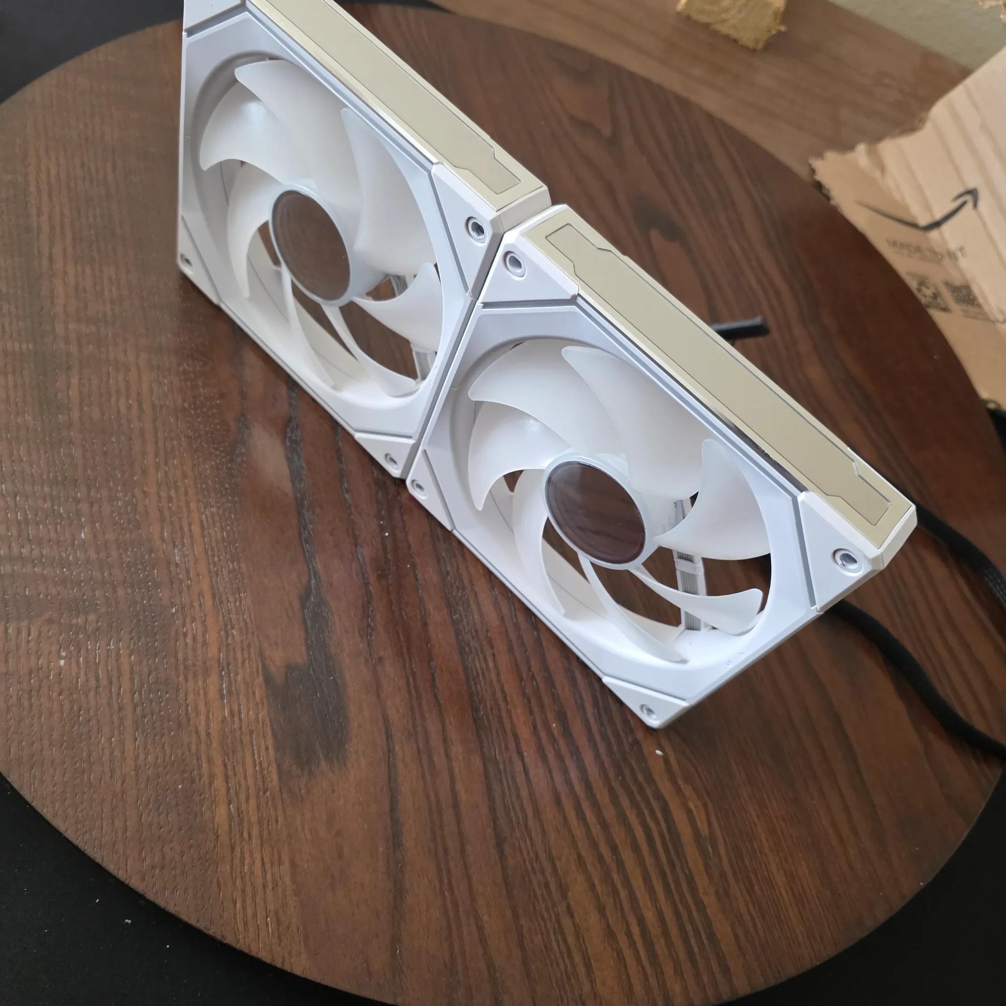 (2X) 140mm Lian Li UNI FAN SL-Infinity ARGB PWM Case Fan - 140mm, 6.5 Inches