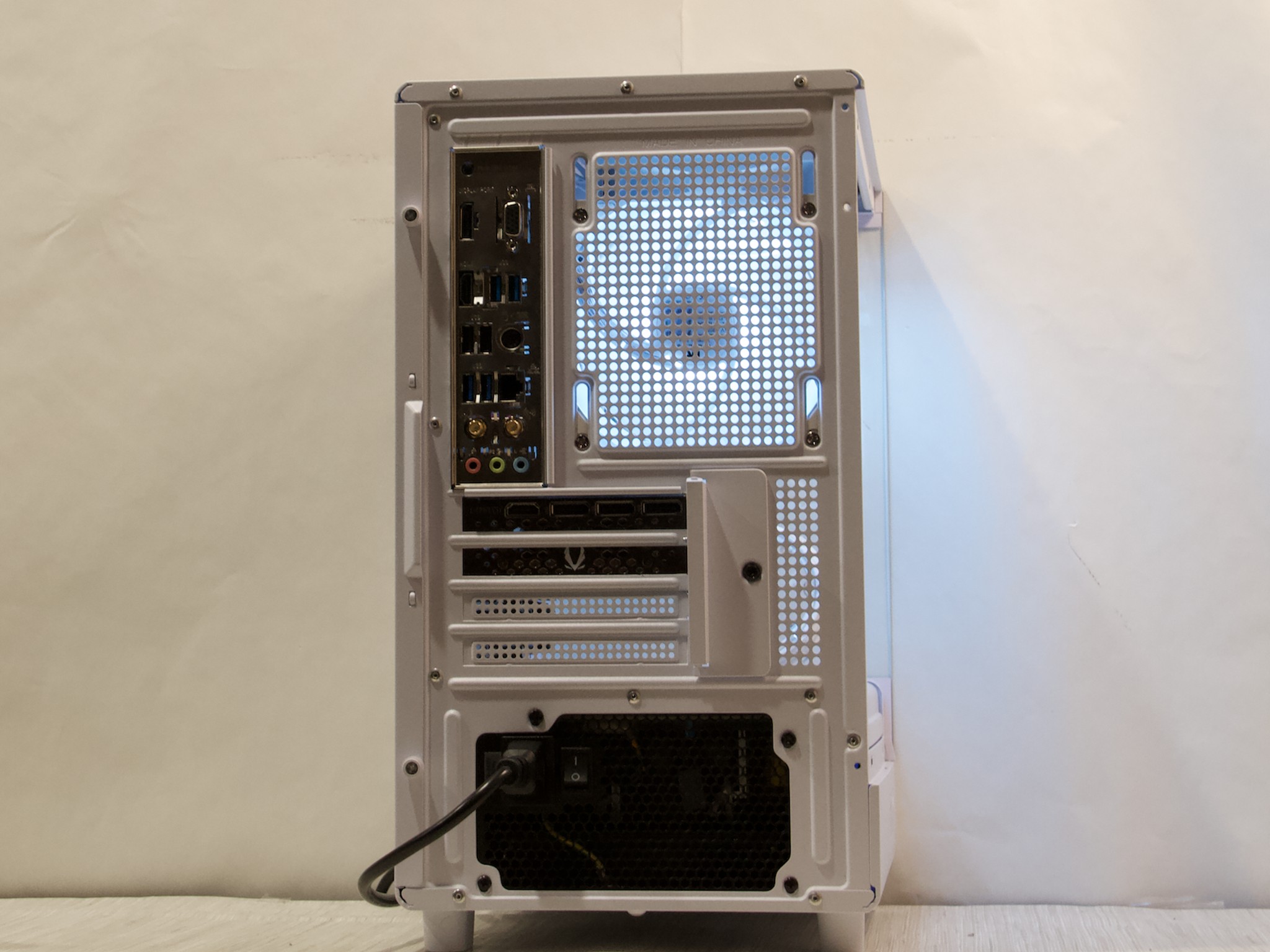 RTX 4070, Ryzen 7 5700X, 32GB DDR4, 1TB NVMe SSD, WiFi, Windows 11 Pro - Custom Gaming PC