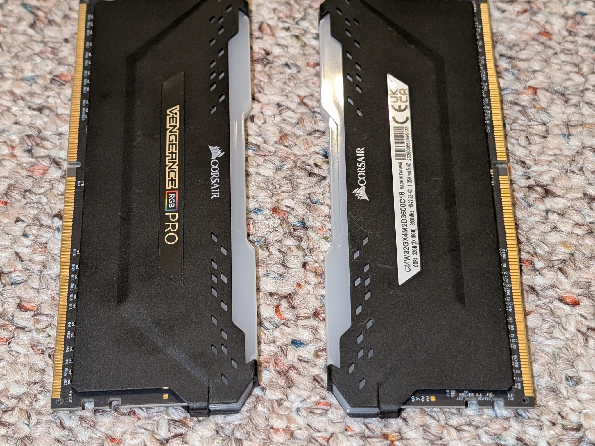 Corsair Vengeance RBG Pro 32 GB 3600 MHz (16GB x 2)