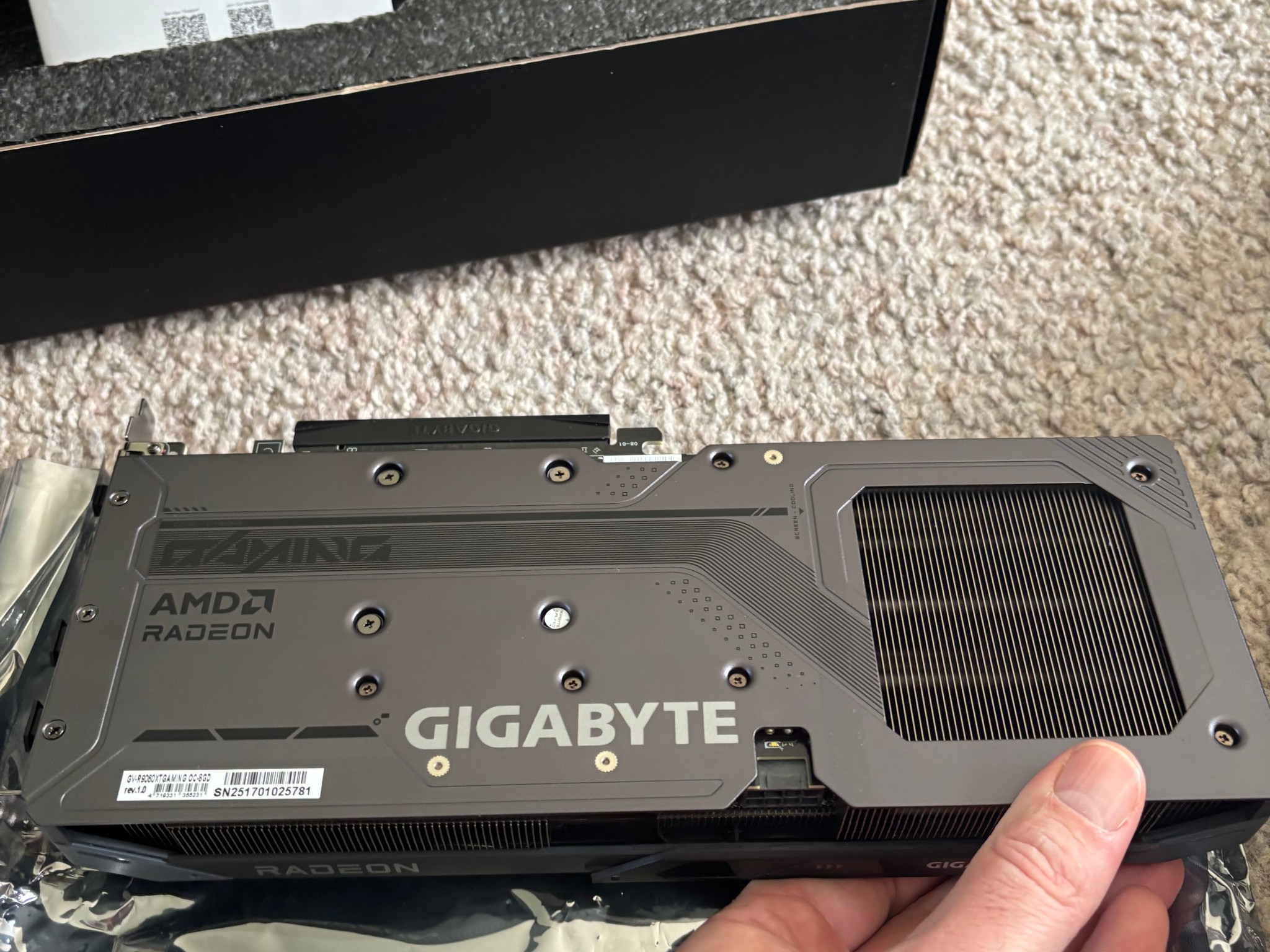 Gigabyte AMD Radeon RX 9060 XT Gaming OC 8 GB