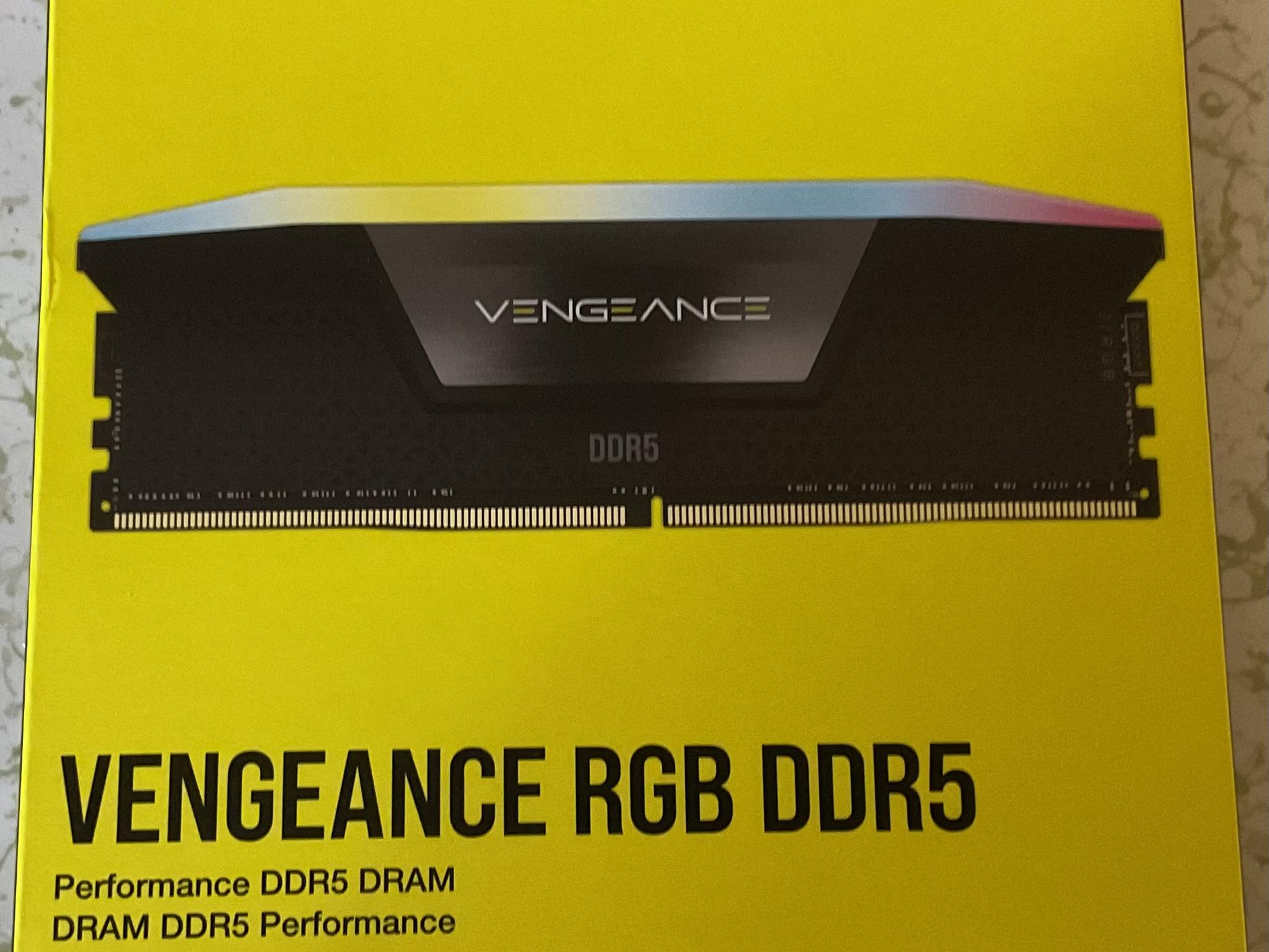 CORSAIR VENGEANCE RGB DDR5 32GB(2X16GB) 6400MHz CL36 XMP 3.0 READY
