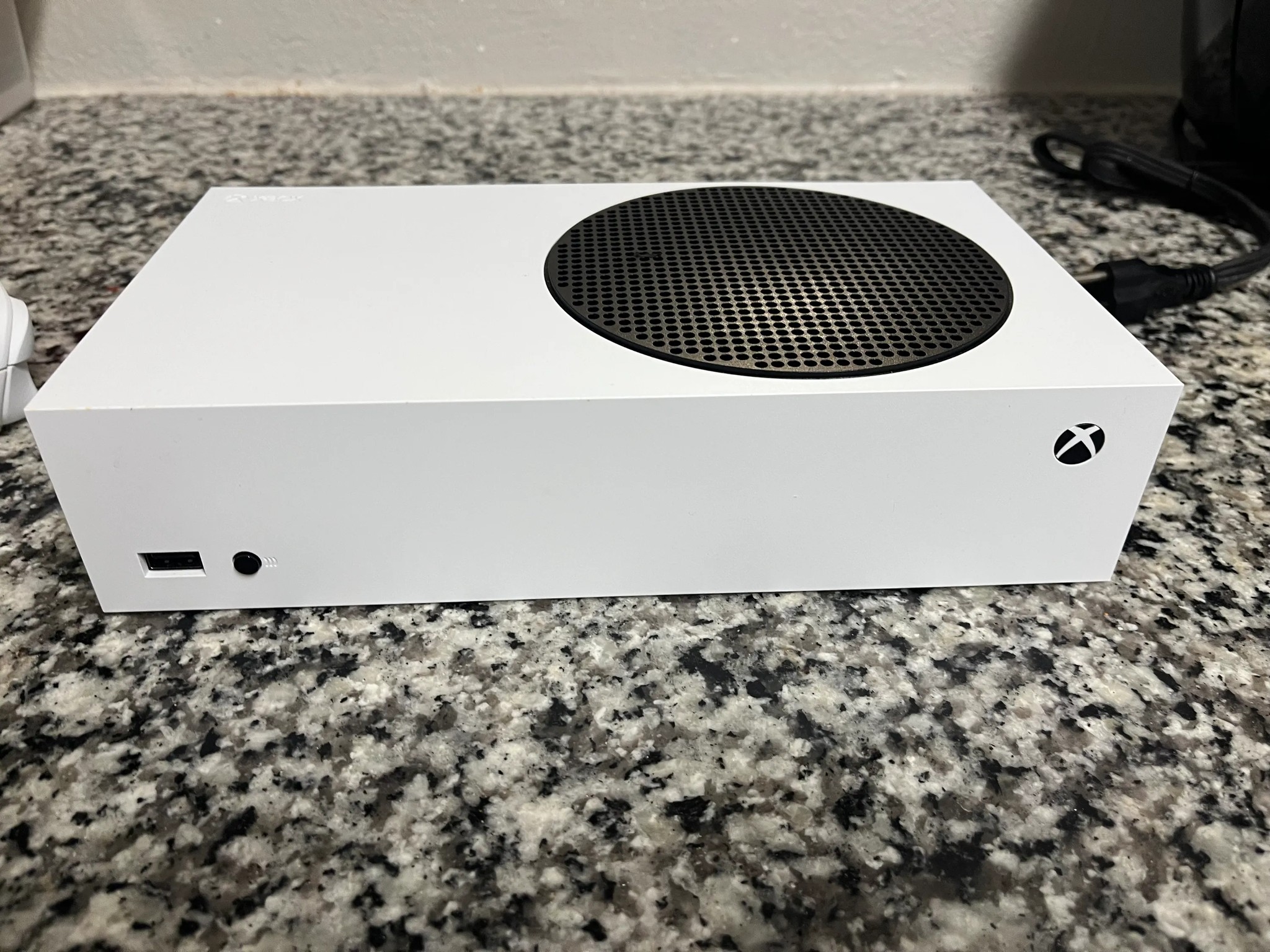 Xbox Series S |🔴SALE🔴| Barley Used - $110