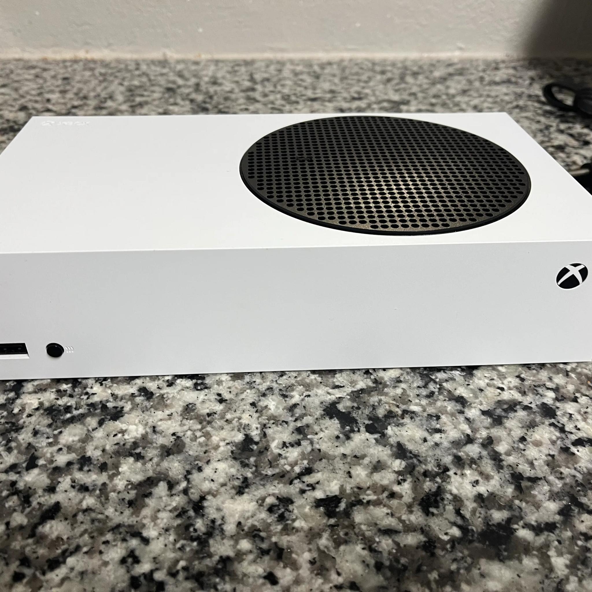 Xbox Series S |🔴SALE🔴| Barley Used - $110