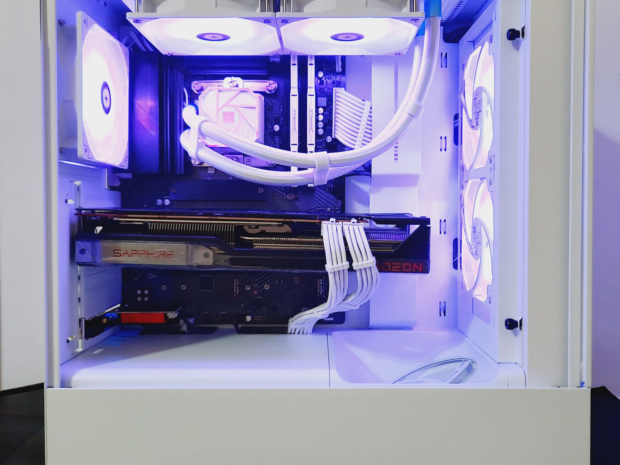 ❄️Liquid Cooled 4K/1440p White Gaming PC - RX 6800 XT 16GB ● i5 12600KF ● 32GB RAM ● 1TB NVMe SSD