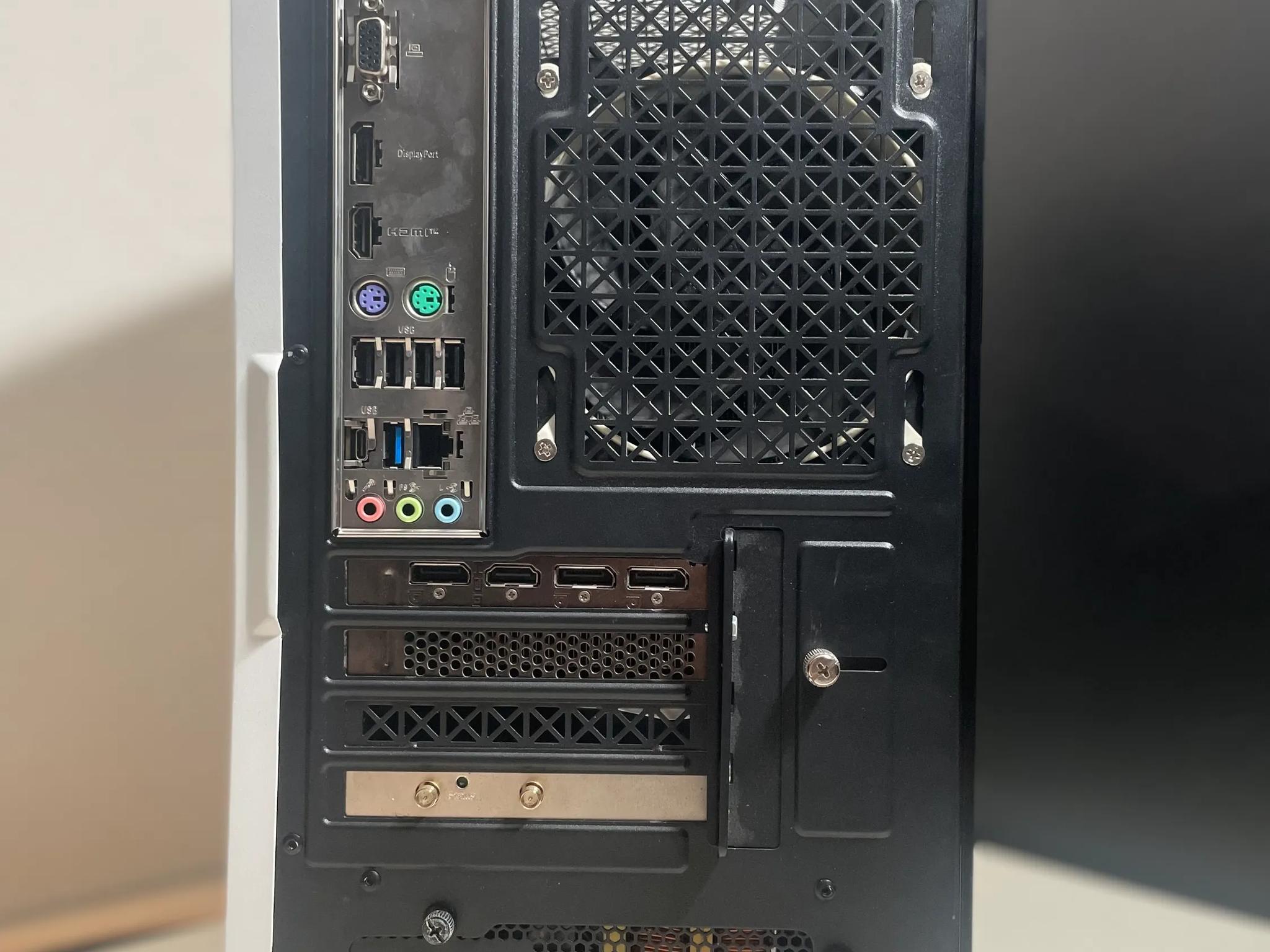 HIGH PREFORMANCE GAMING PC!! RX6700XT/I5 13600KF/16GBDDR4/1TBSSD/650WGOLD/