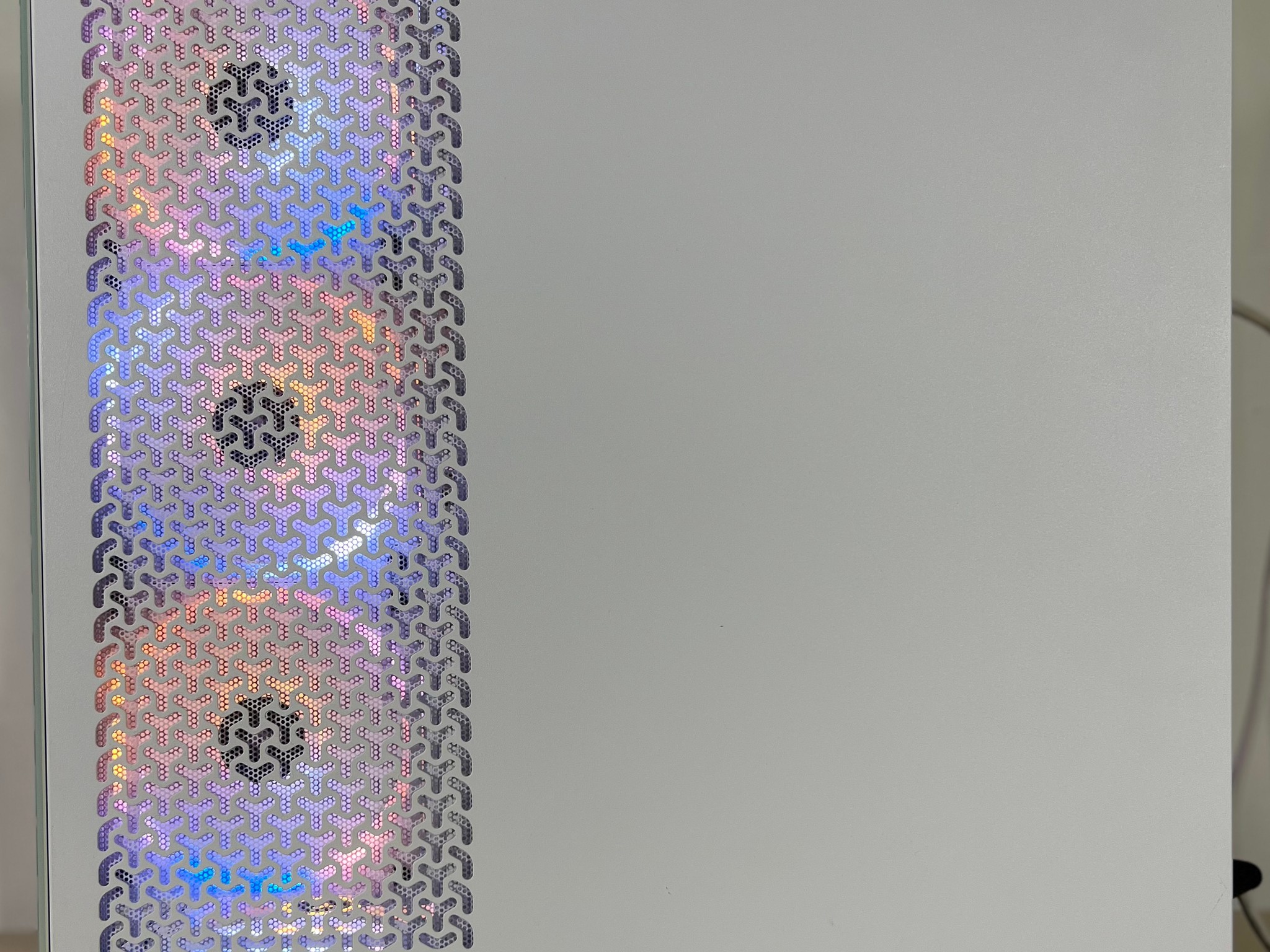 Icey white R7-9800x3d with Rx 9070 XT