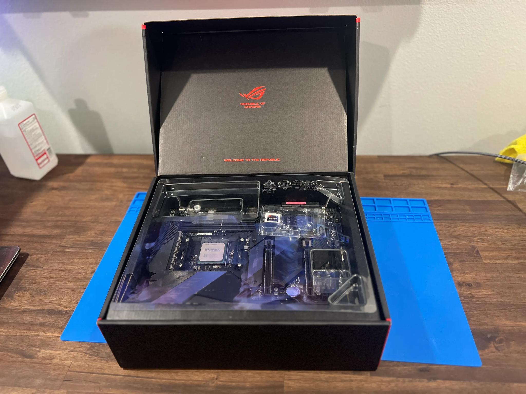 ASUS ROG CROSSHAIR VIII MOTHERBOARD INCLUDES AMD RYZEN 9 5900X PROCESSOR