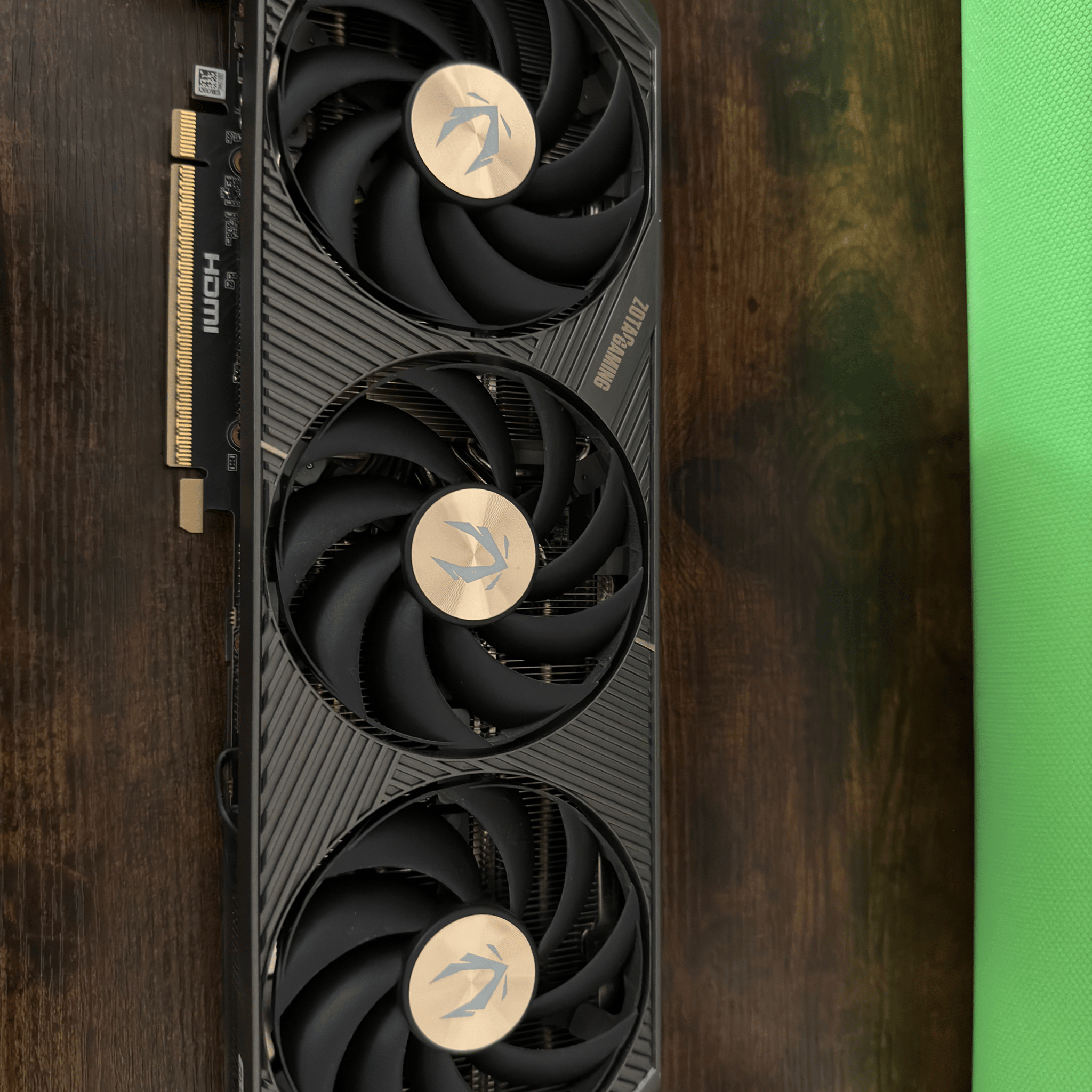 ZOTAC GAMING GeForce RTX 5070 Ti SOLID OC
