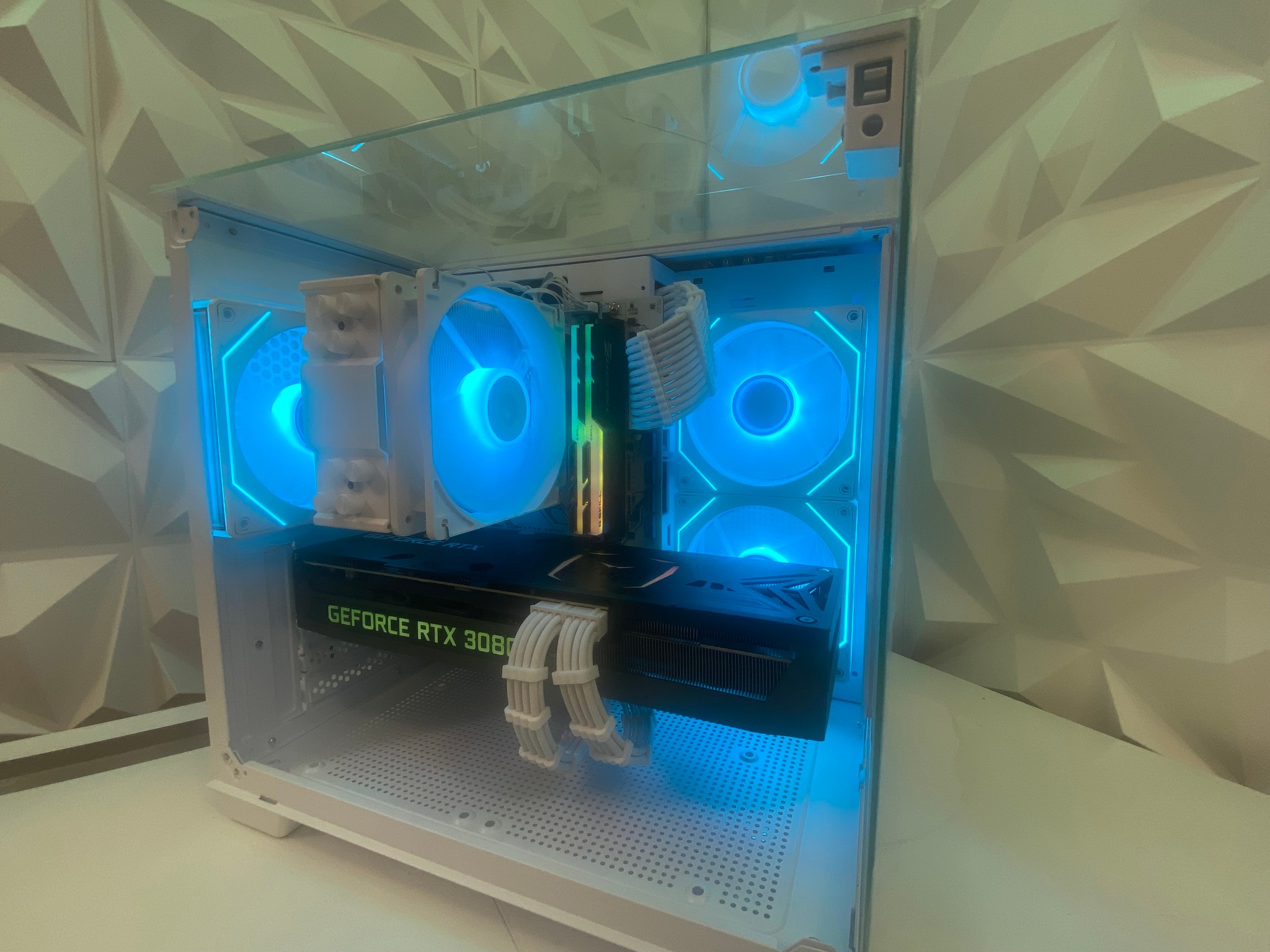 🎅🎅 White Elite Build – Ryzen 7 5700X + RTX 3080 10GB | 1440P/4K High FPS Ready