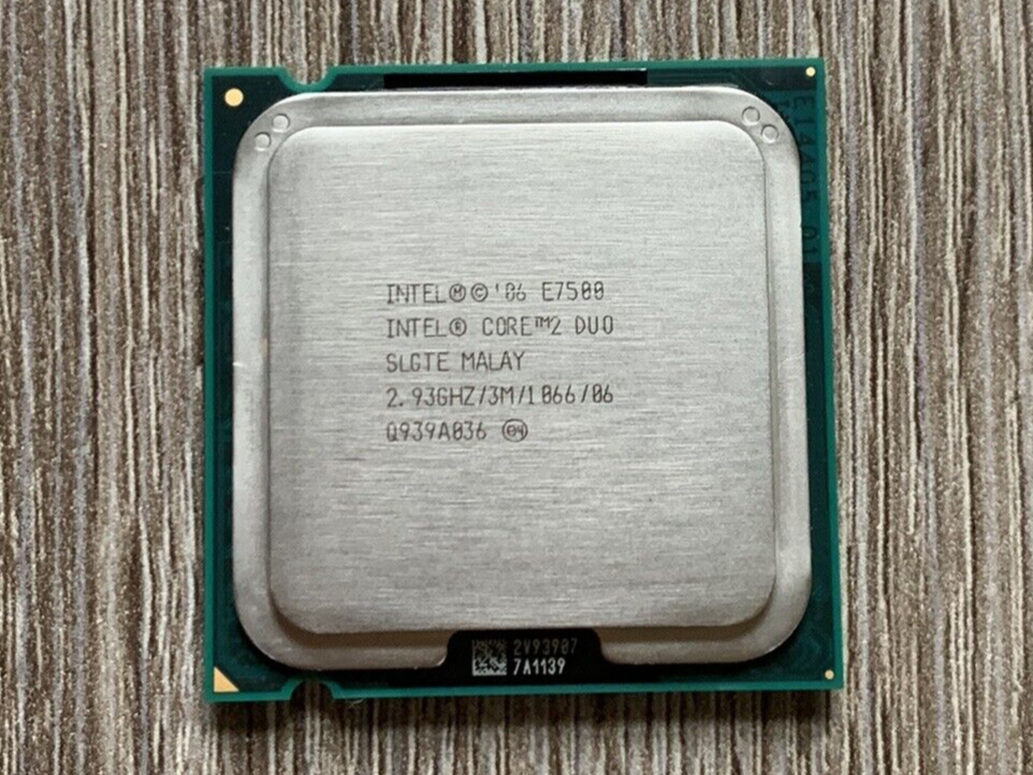 Intel Core 2 Duo Processor E7500 3M Cache, 2.93 GHz, 1066 MHz - SLGTE