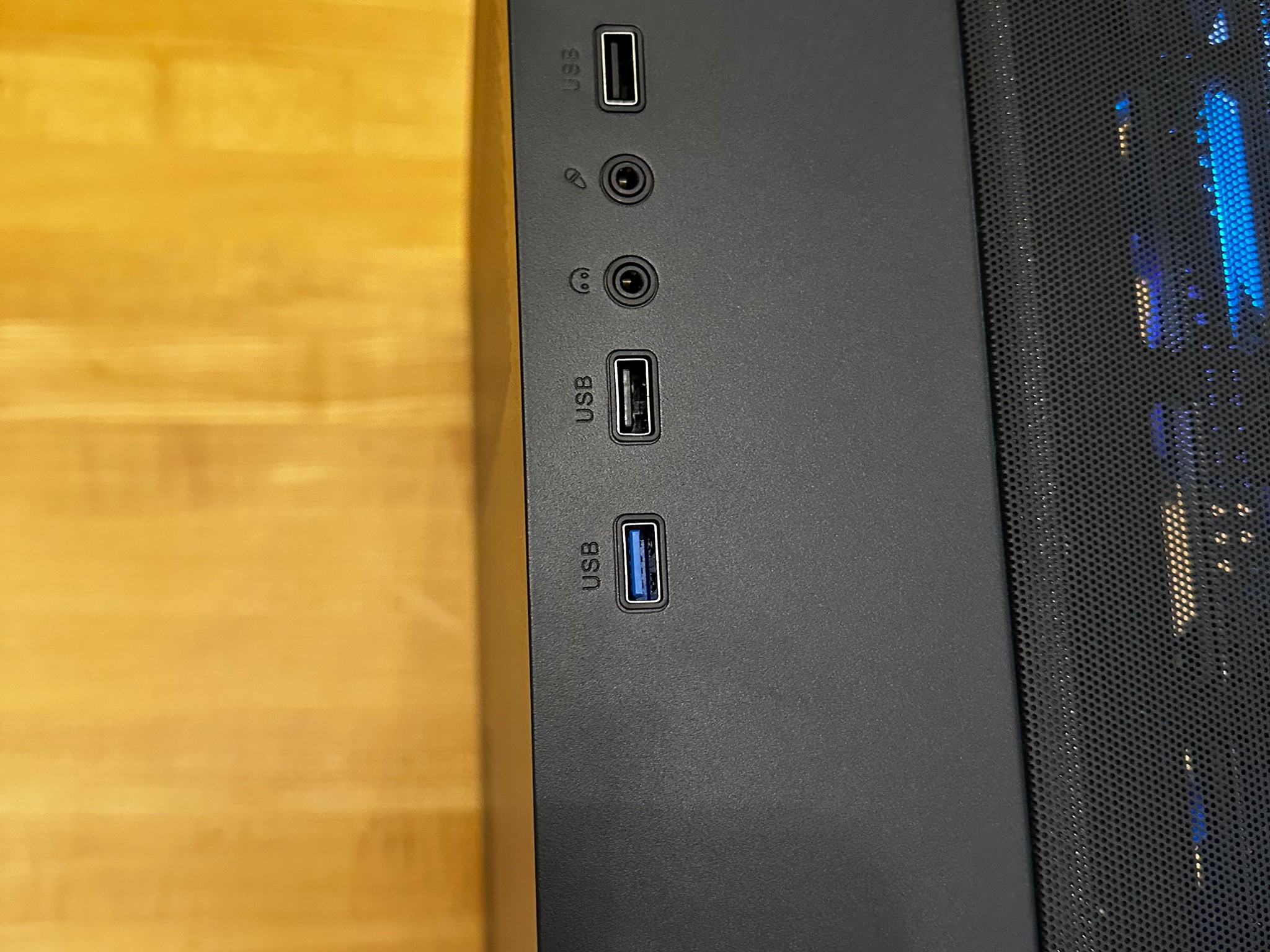 Commission: RX 6800, i5-12600k, 32gb Ram, 1tb SSD, WiFi Gaming PC